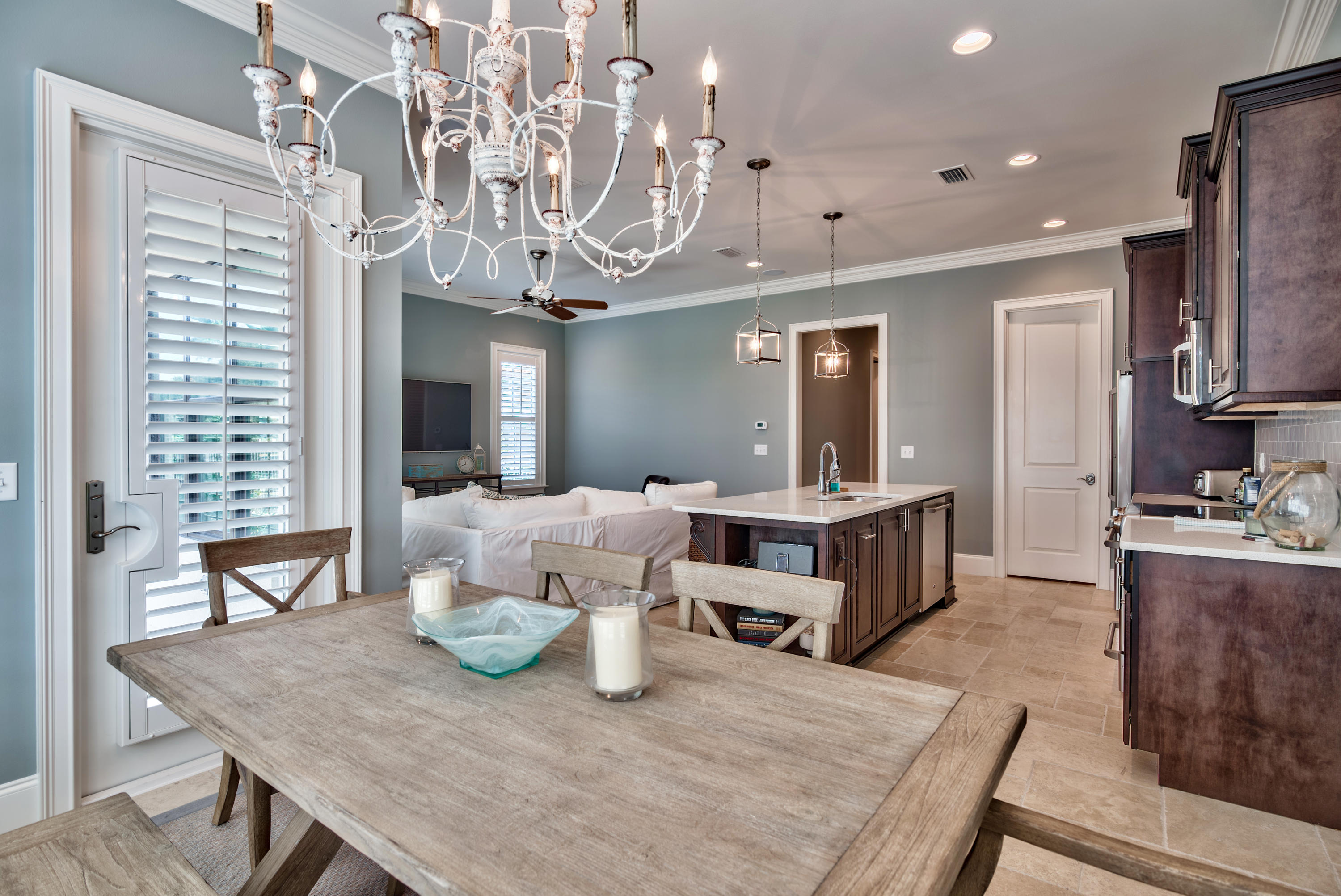 VILLA LAGO - Residential