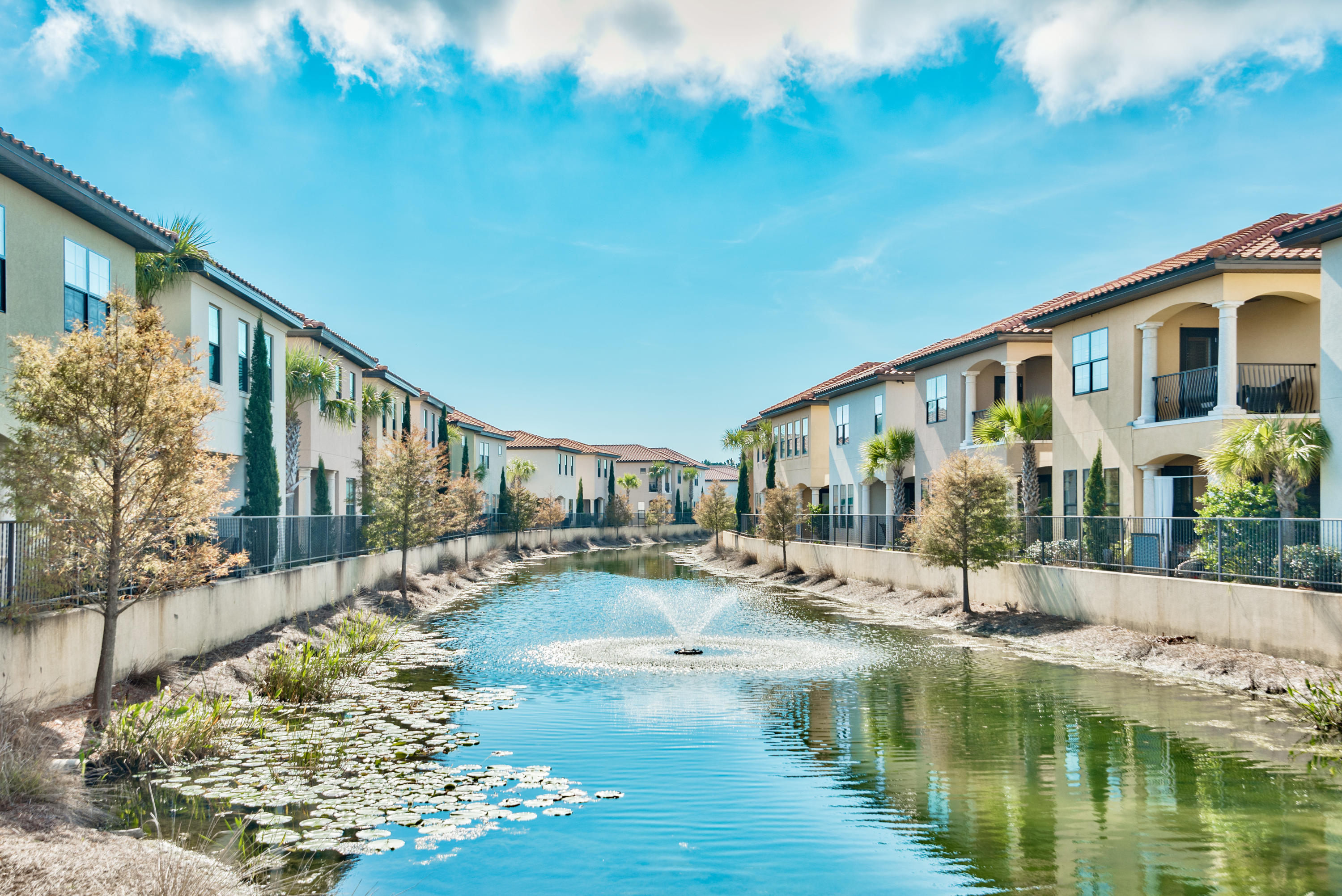 VILLA LAGO - Residential