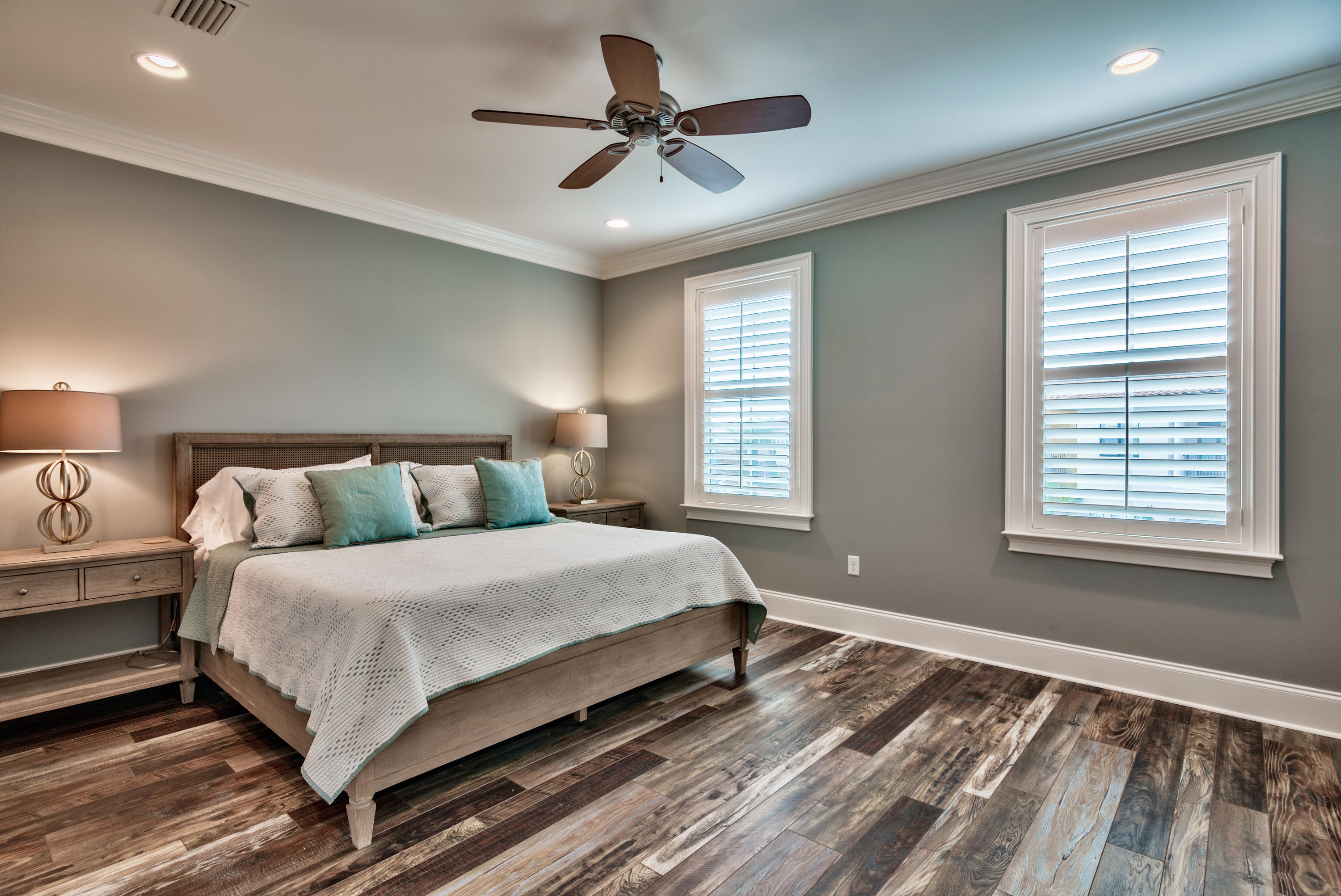 VILLA LAGO - Residential