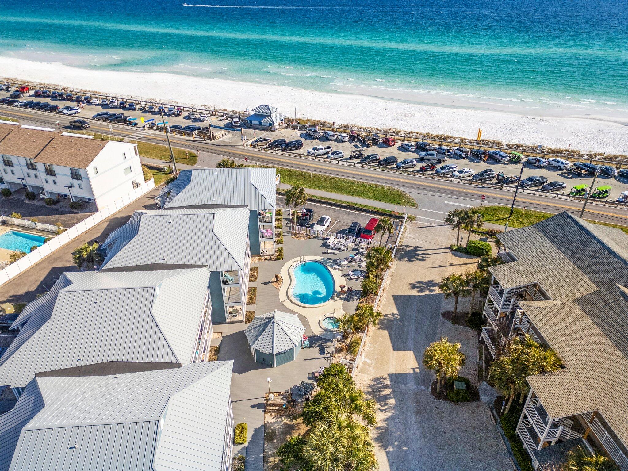 SUMMER BREEZE CONDO - Residential