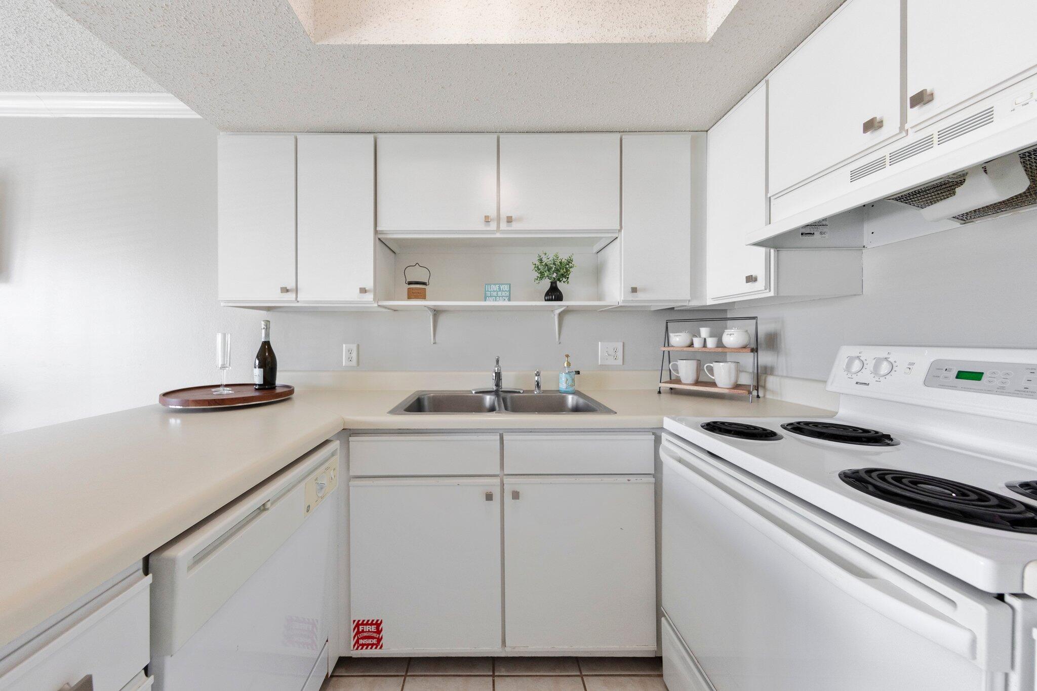 SUMMER BREEZE CONDO - Residential