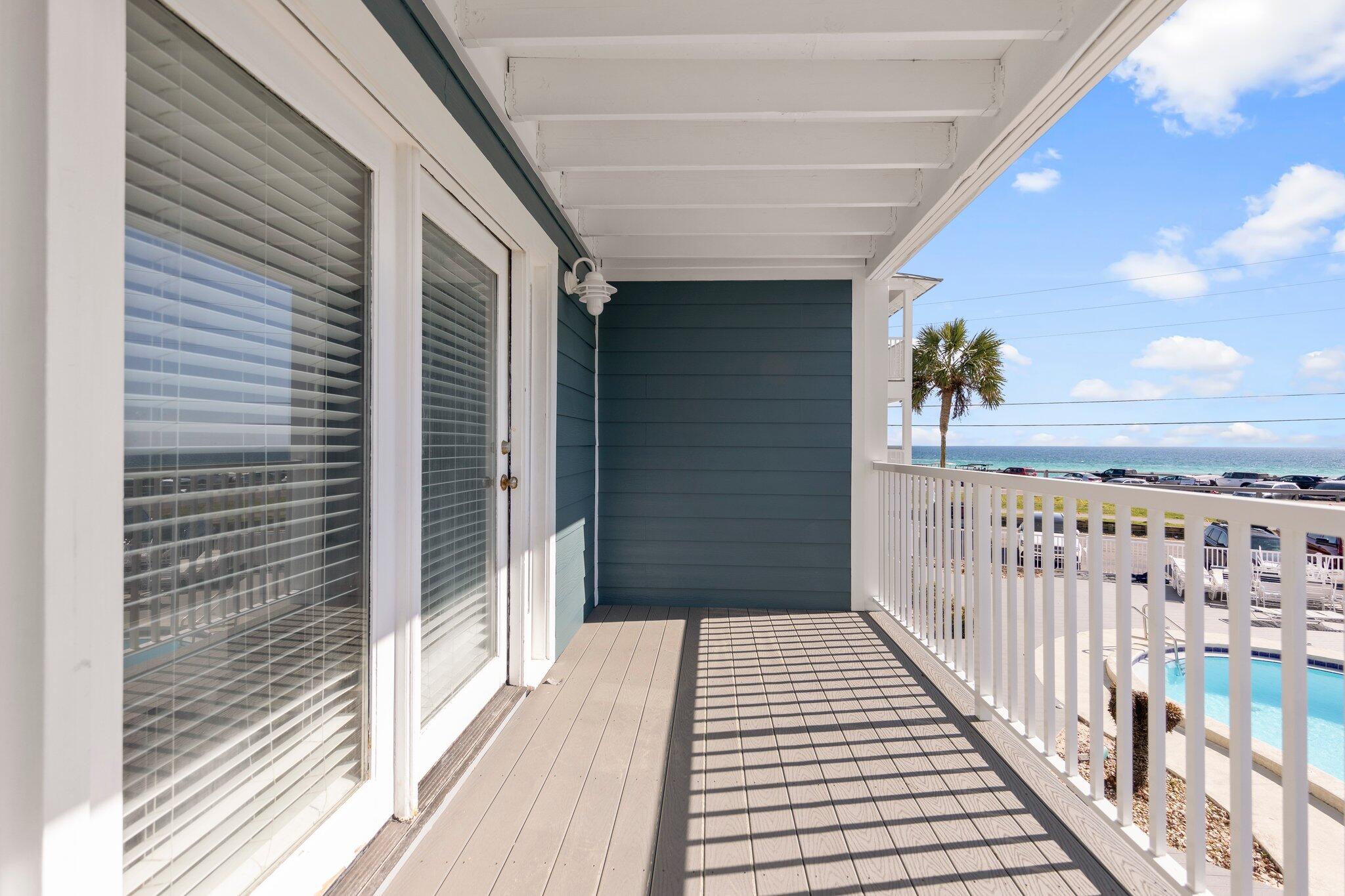 SUMMER BREEZE CONDO - Residential