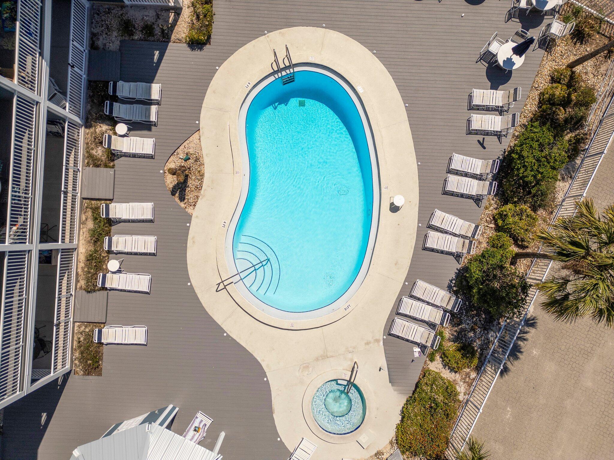 SUMMER BREEZE CONDO - Residential