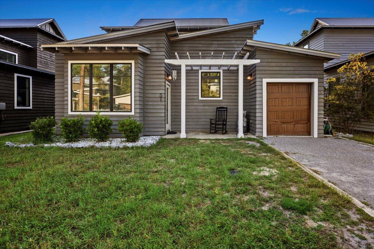 Beautiful newer home in a perfect location. Less than 1/2 mile from the nearest boat launch, and Eden Gardens is only a few steps away! Quiet HOA with the master suite on the first floor. This home is perfect as a primary or secondary home. Quartz counter tops, single-car garage, beautiful community pool, and hurricane resistant windows are only SOME of the beautiful selling features of this low-maintenance home. Check out the virtual tour below or paste this address into your browser:https://vimeo.com/1006036204