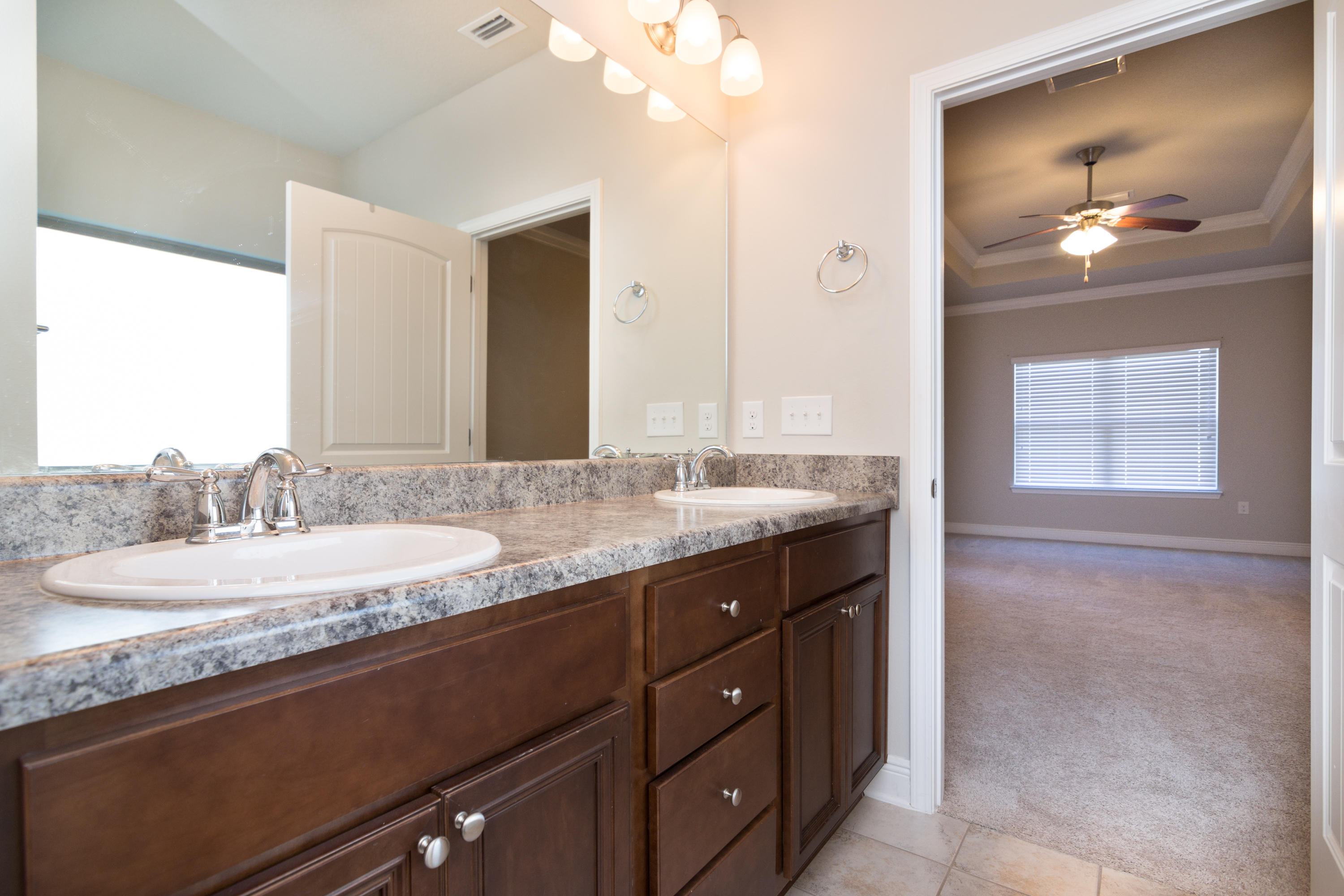 AUTUMN WOODS - Residential