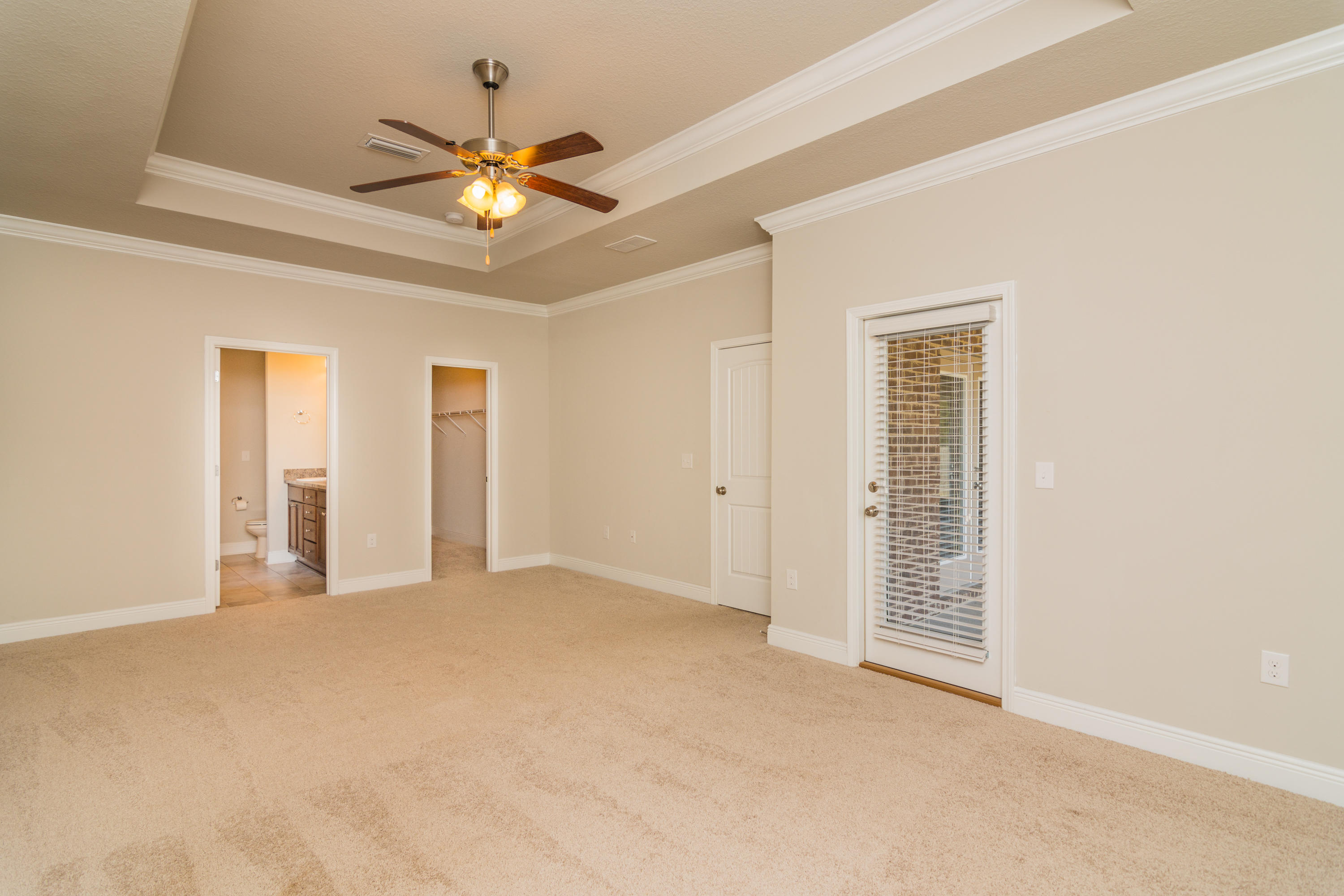 AUTUMN WOODS - Residential