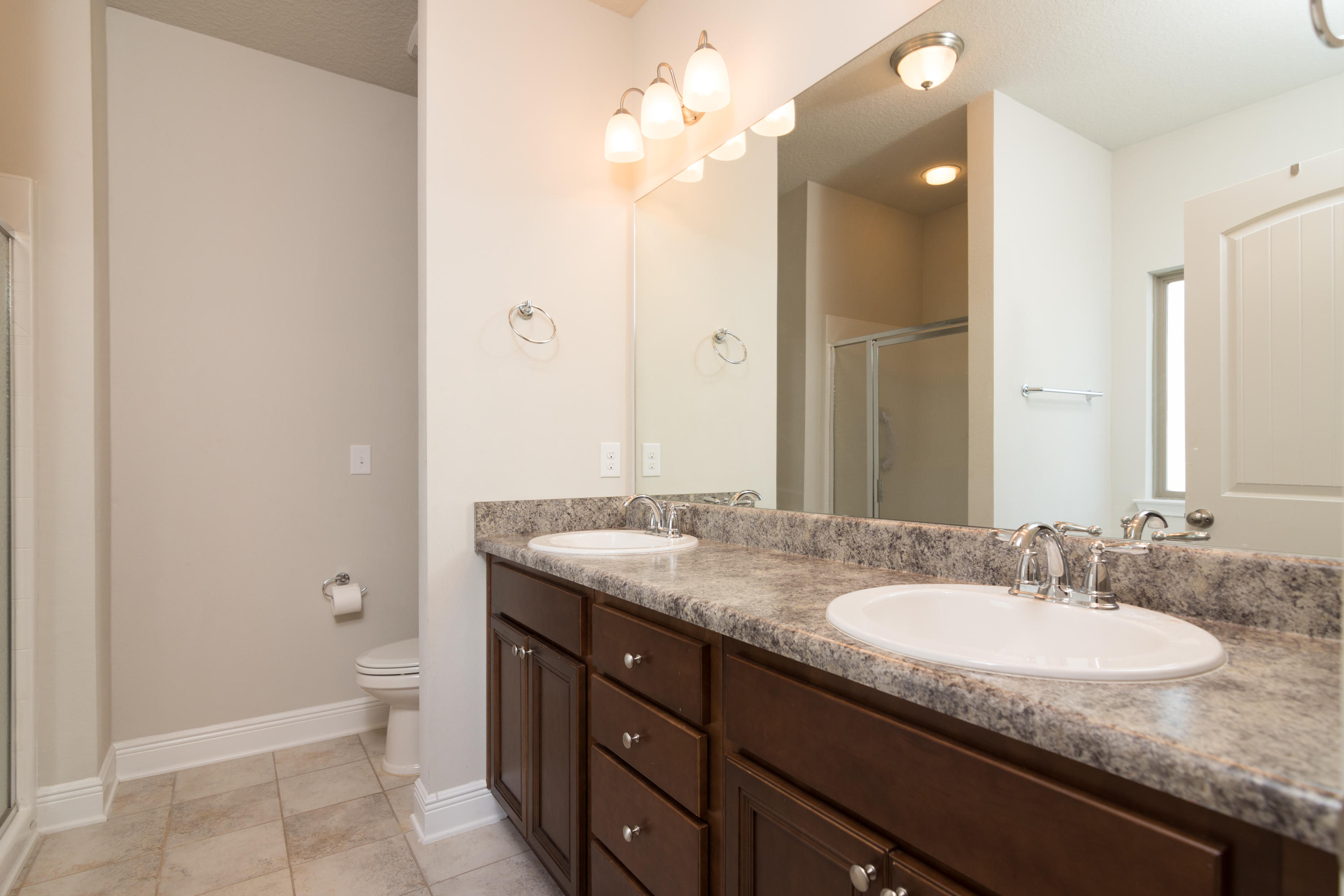 AUTUMN WOODS - Residential