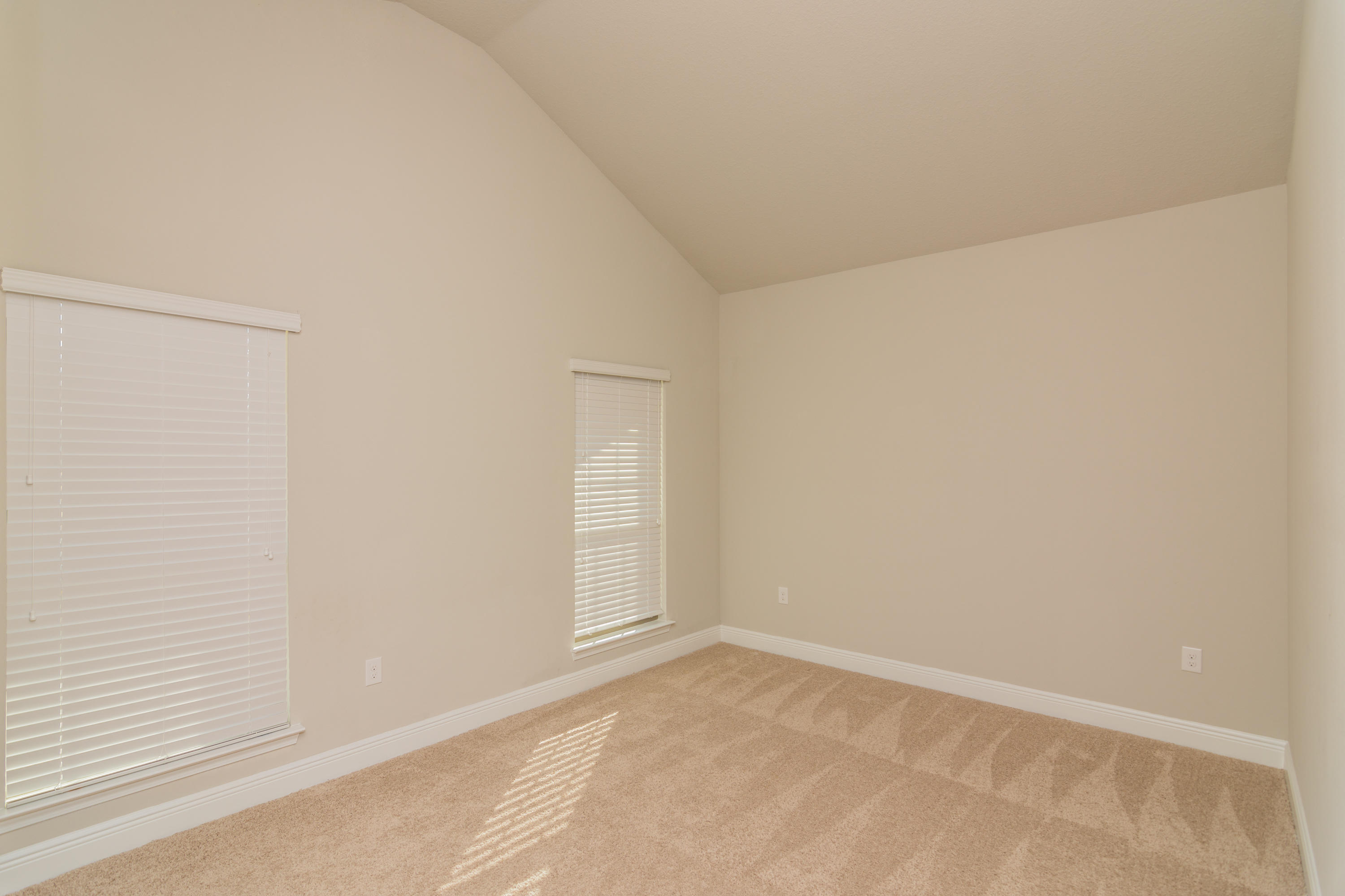 AUTUMN WOODS - Residential