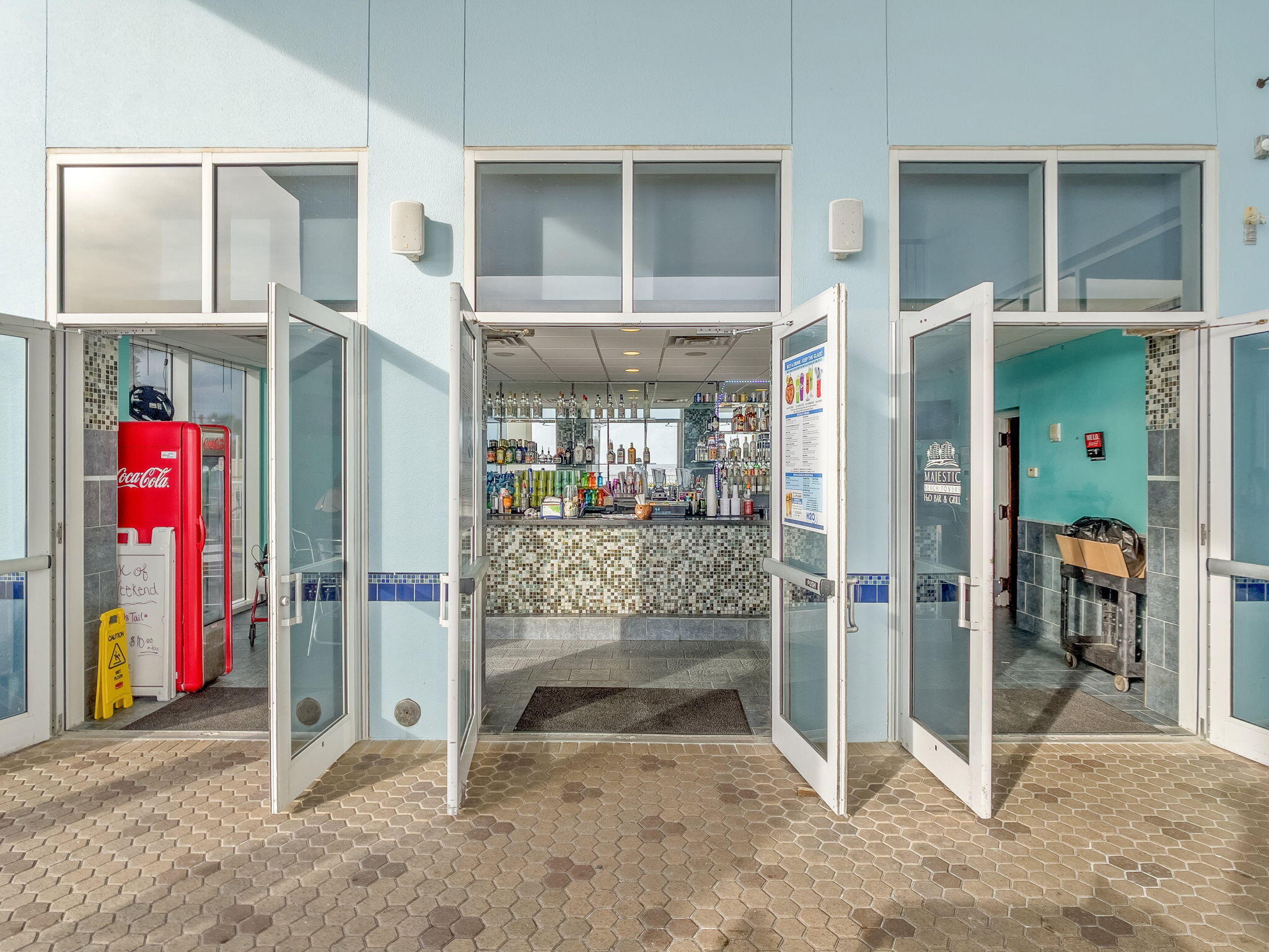 MAJESTIC BEACH TOWERS I - Residential