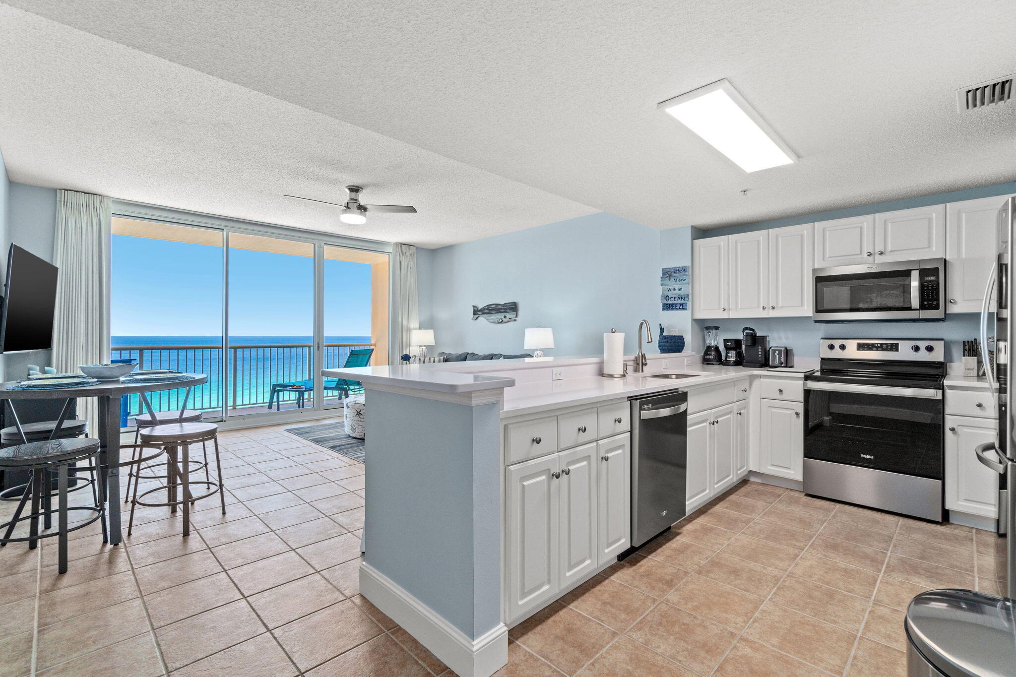 MAJESTIC BEACH TOWERS I - Residential