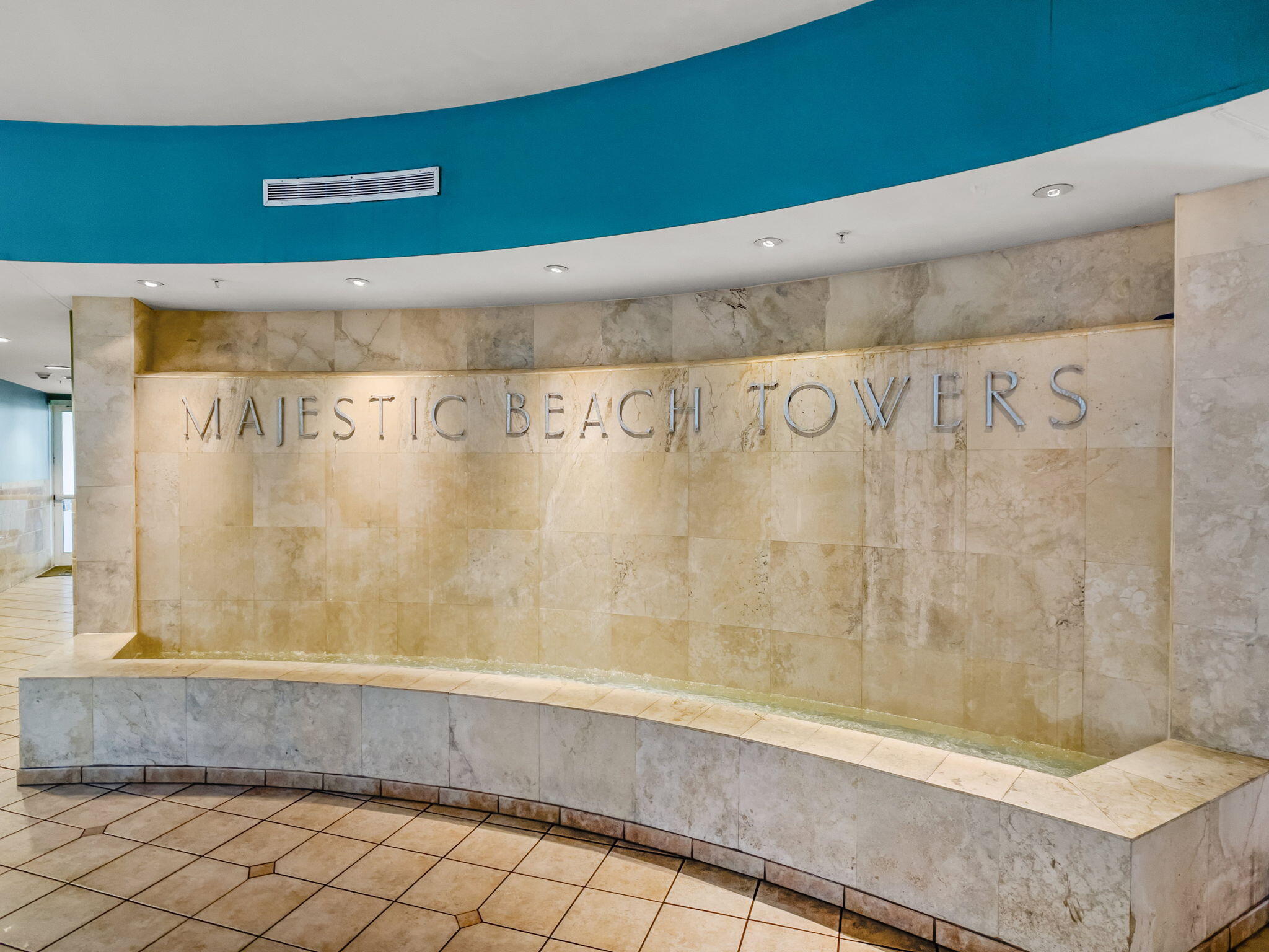 MAJESTIC BEACH TOWERS I - Residential