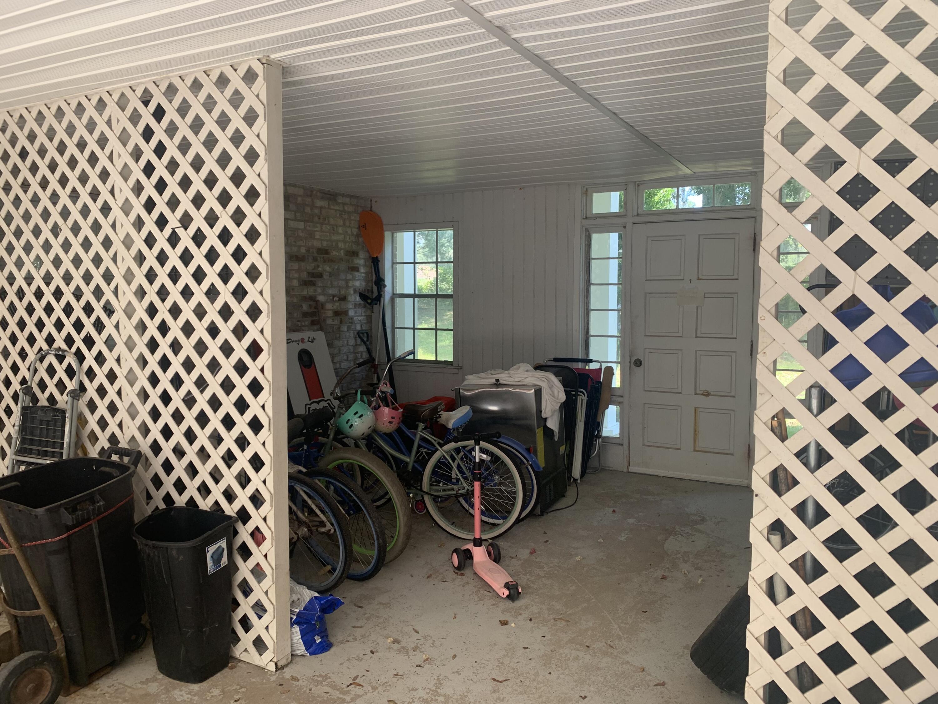 COUNTRY CLUB CONDO - Residential Lease