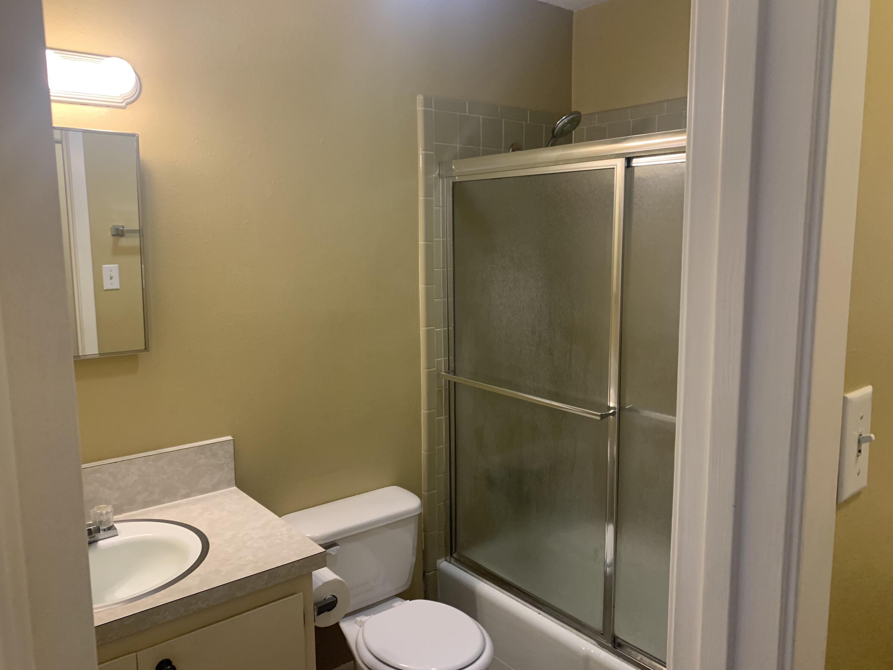 COUNTRY CLUB CONDO - Residential Lease