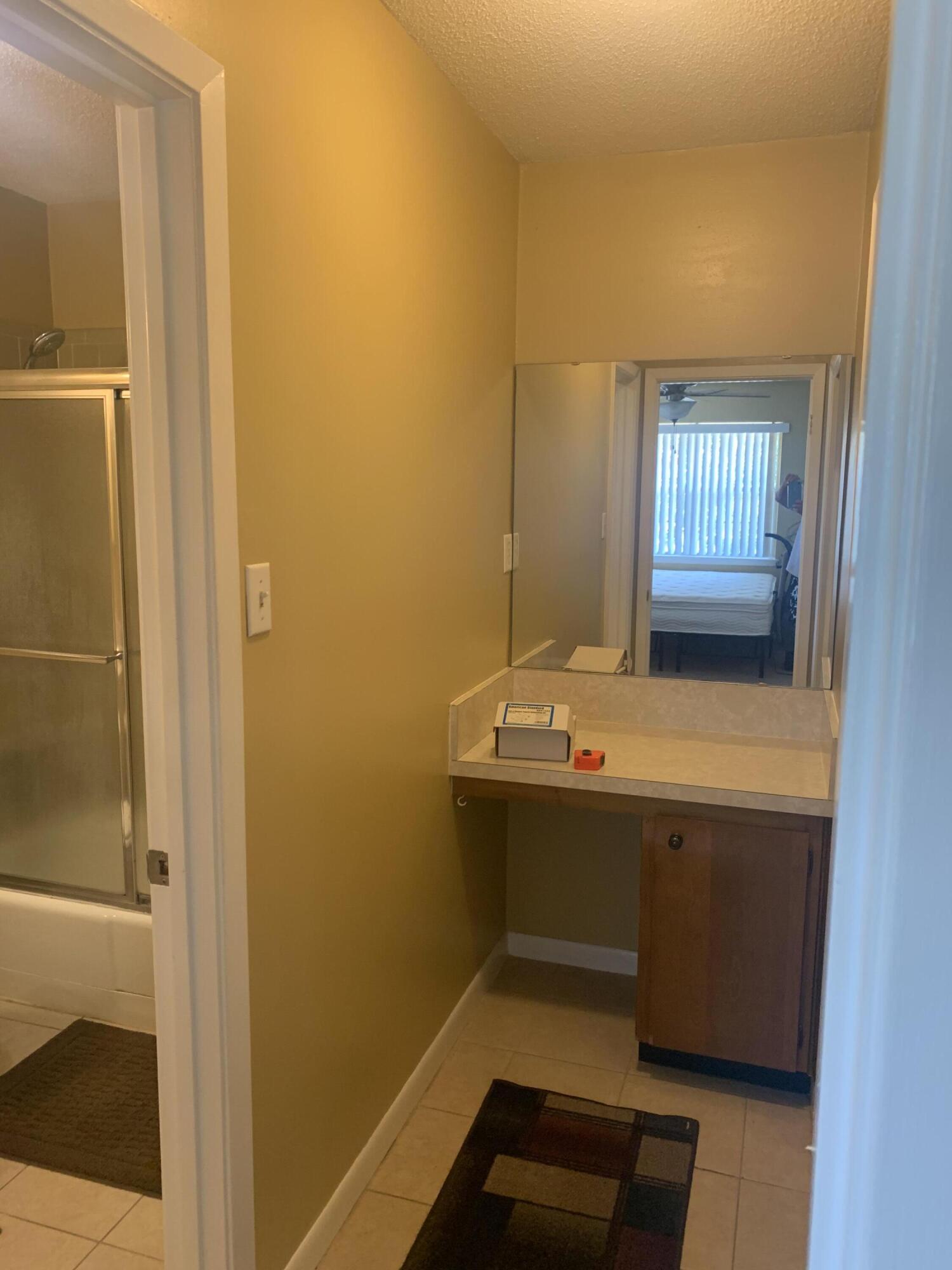 COUNTRY CLUB CONDO - Residential Lease