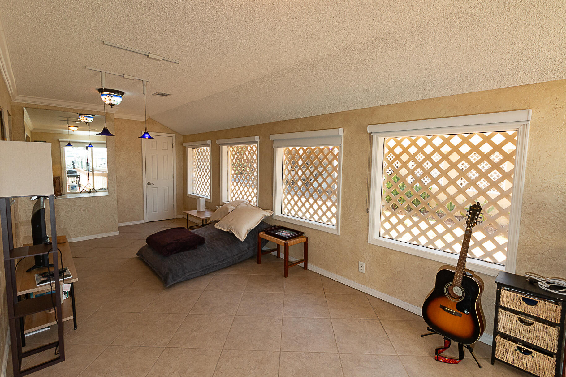 GARNIERS CAY PH 2 - Residential Lease