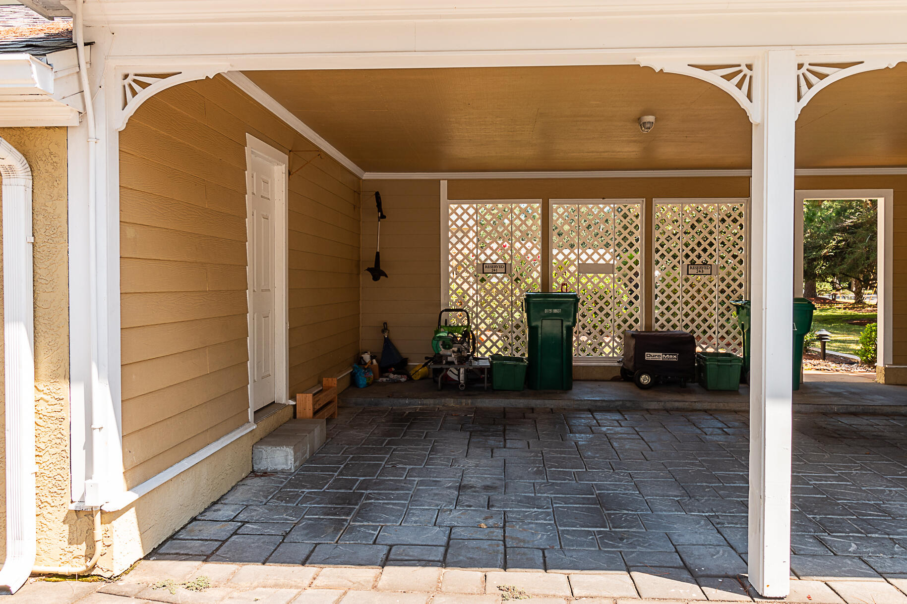 GARNIERS CAY PH 2 - Residential Lease