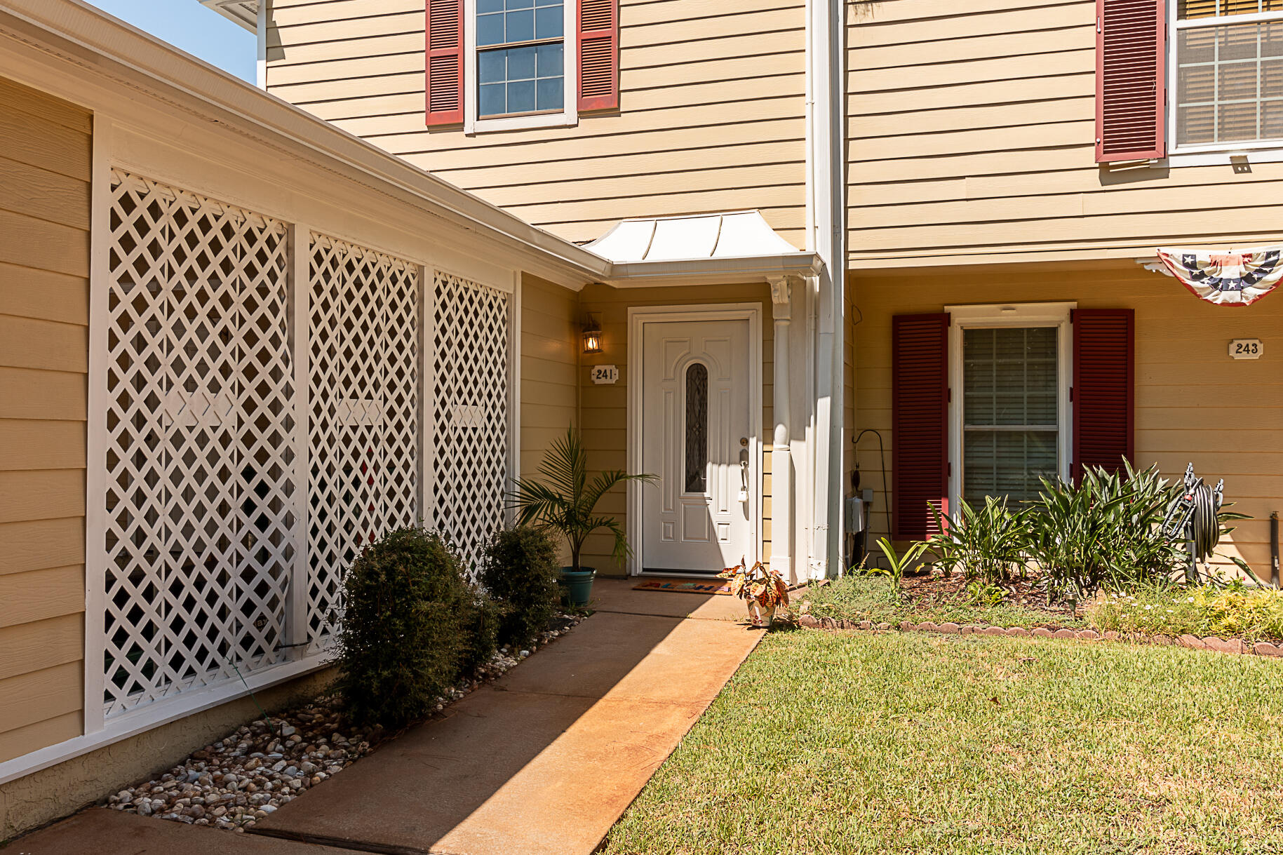 GARNIERS CAY PH 2 - Residential Lease