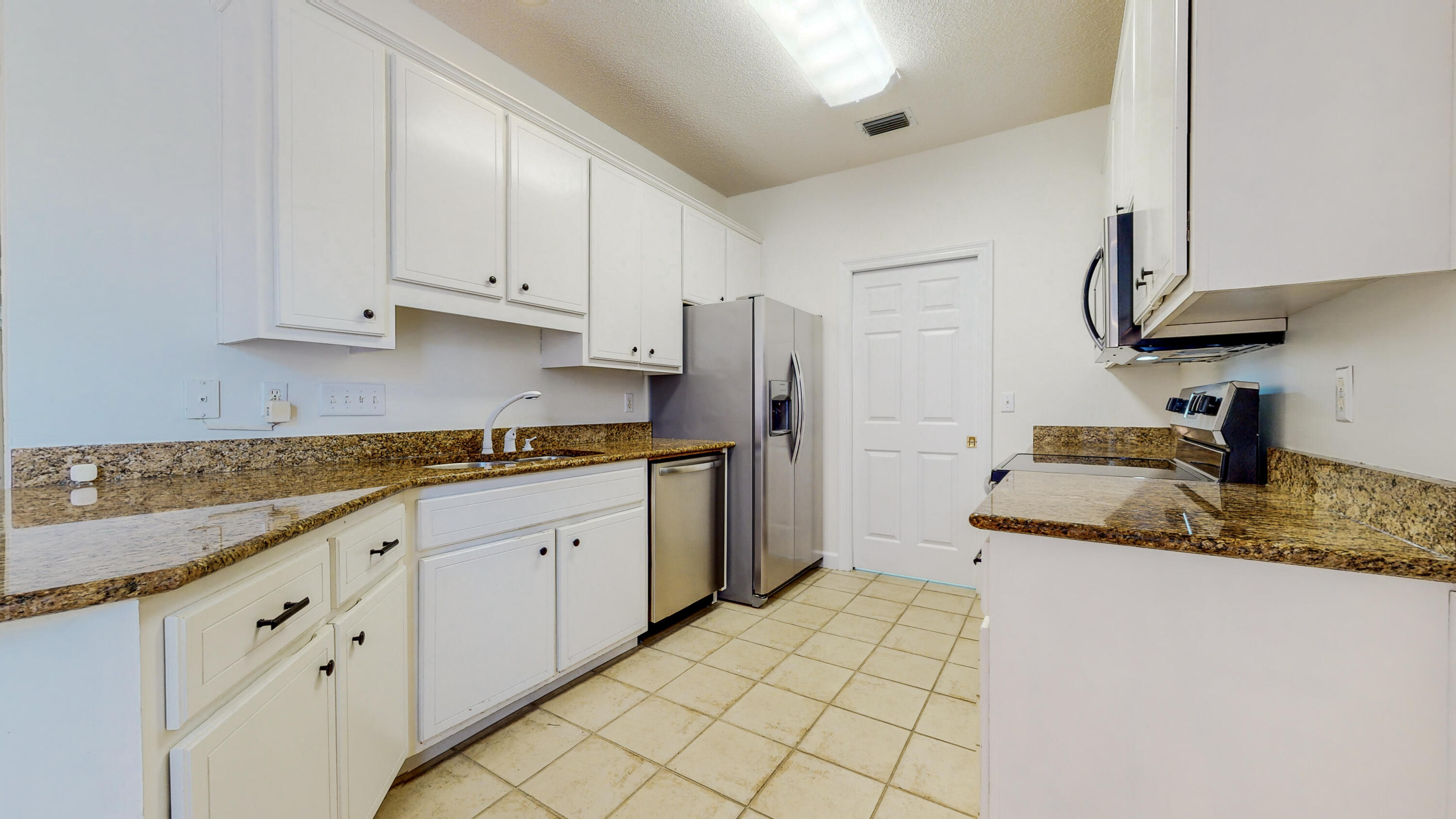 ESCADA - Residential Lease