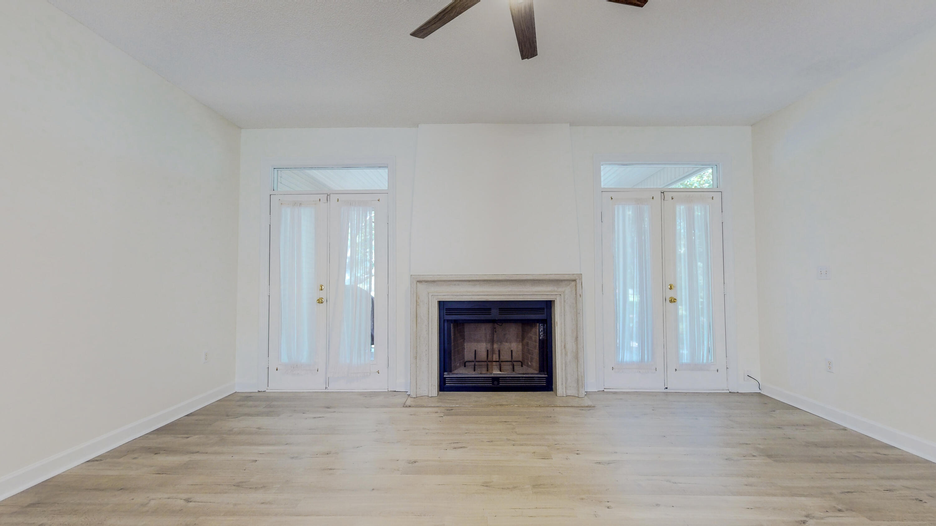 ESCADA - Residential Lease