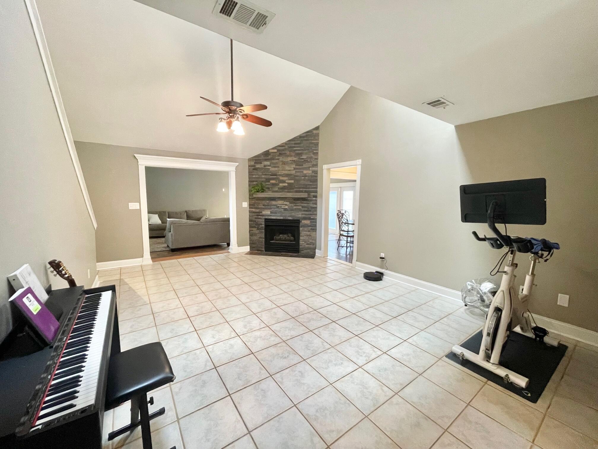 METES & BOUNDS - Residential Lease