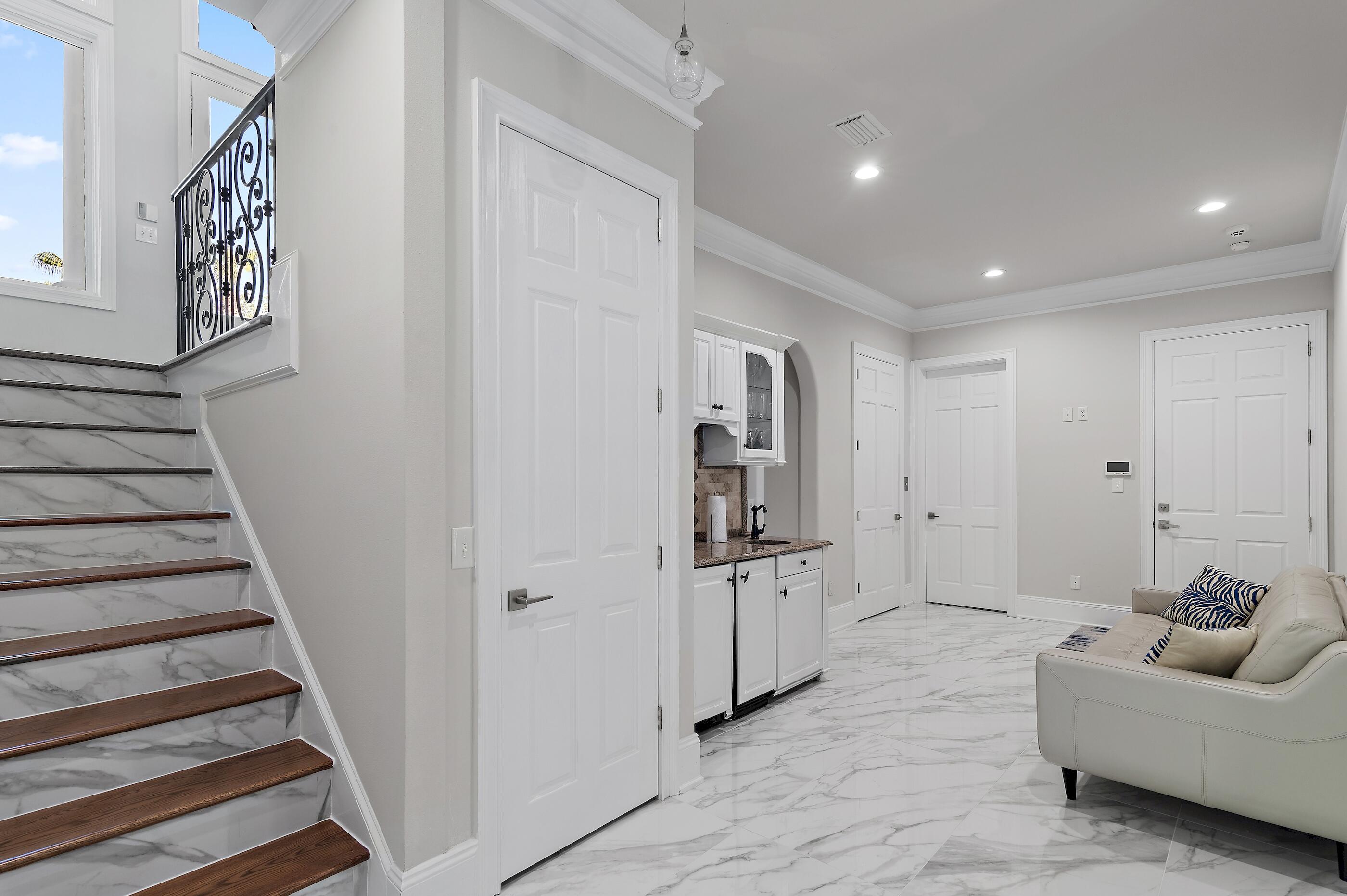BURNT PINE - Residential
