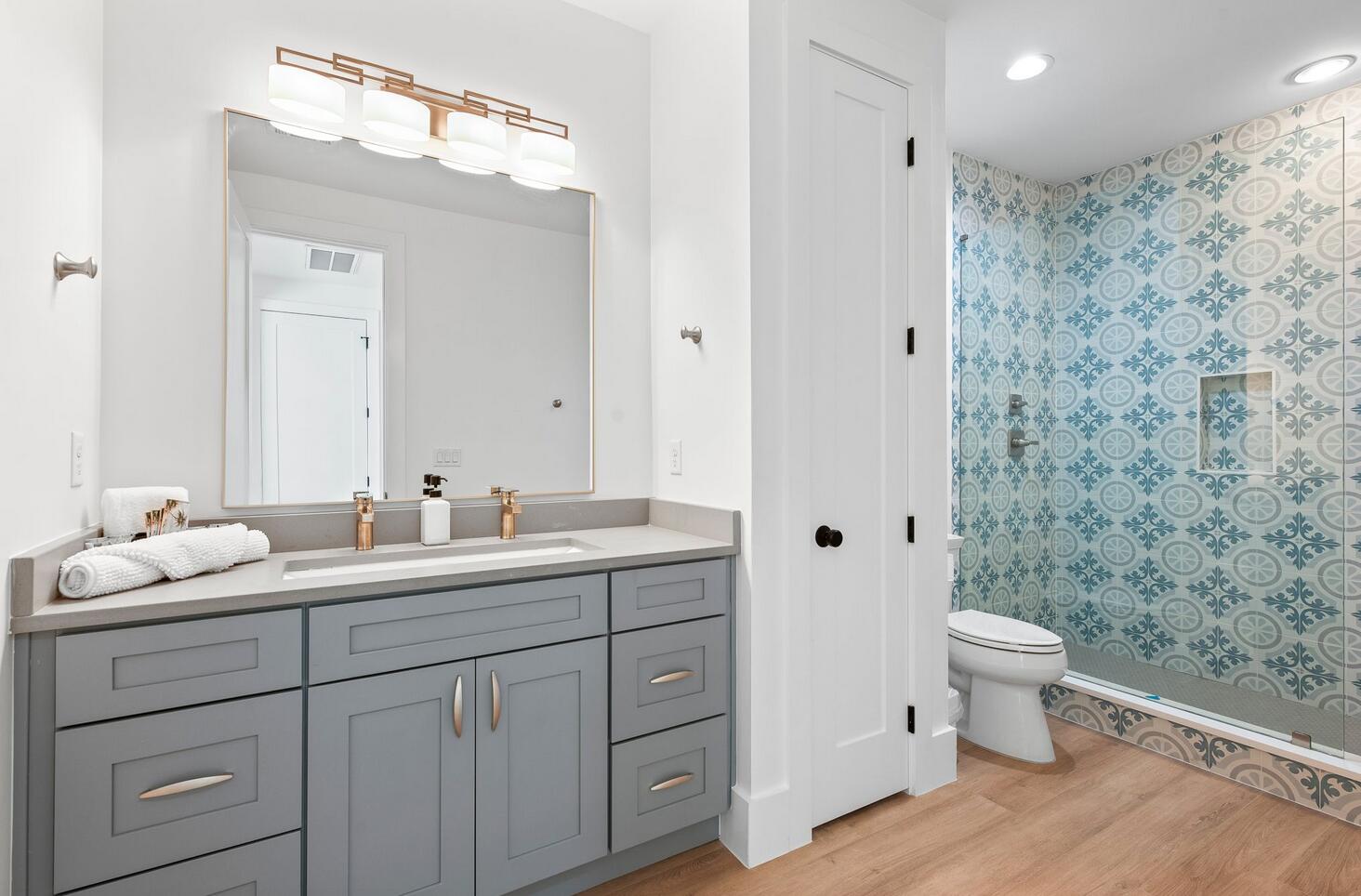 TREETOP - Residential