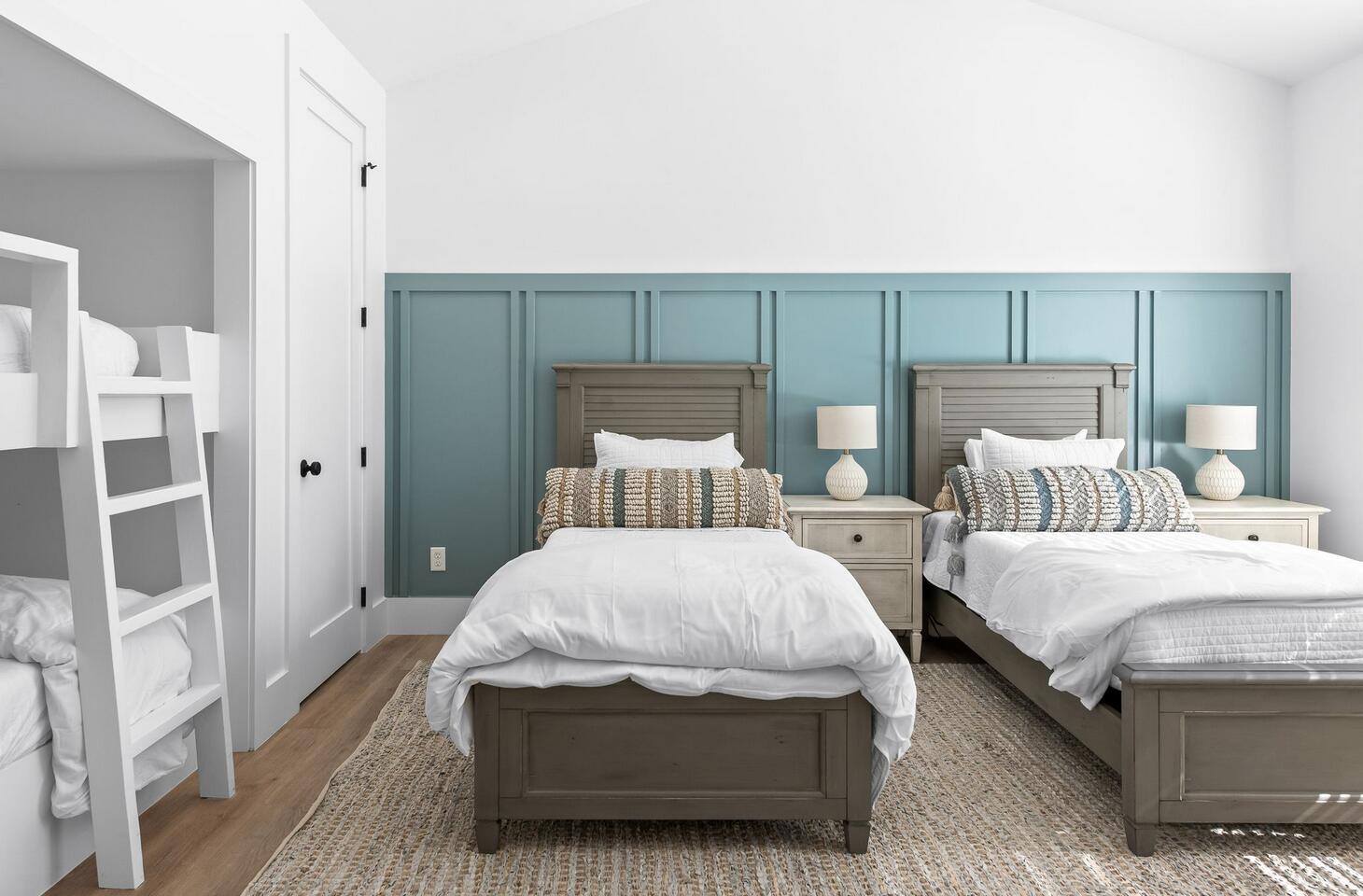 TREETOP - Residential