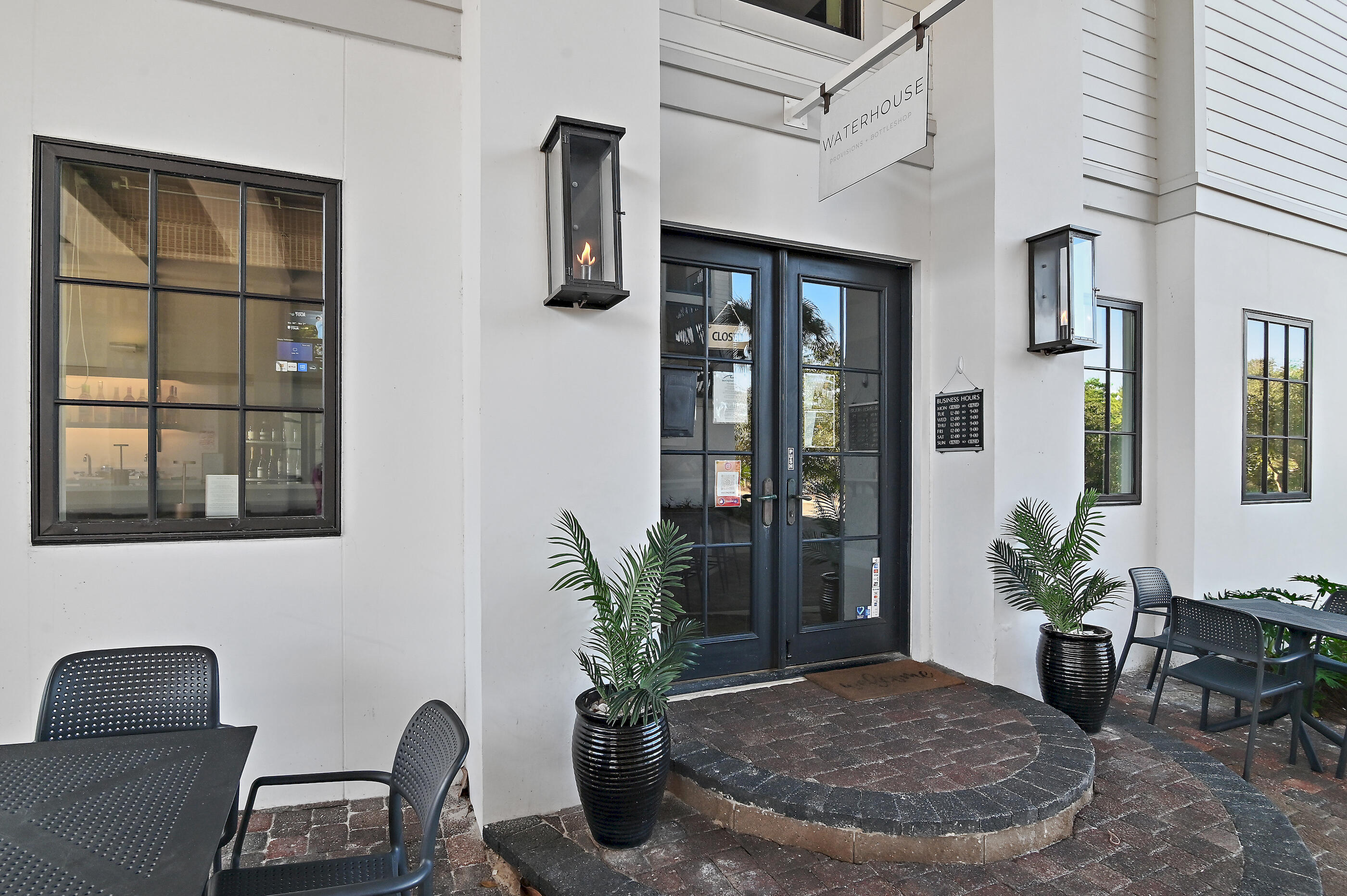 MAGNOLIA COTTAGES - Residential