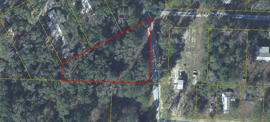 .39 Acre lot for sale off Hwy 3280 near Bruce and the Choctawhatchee River.