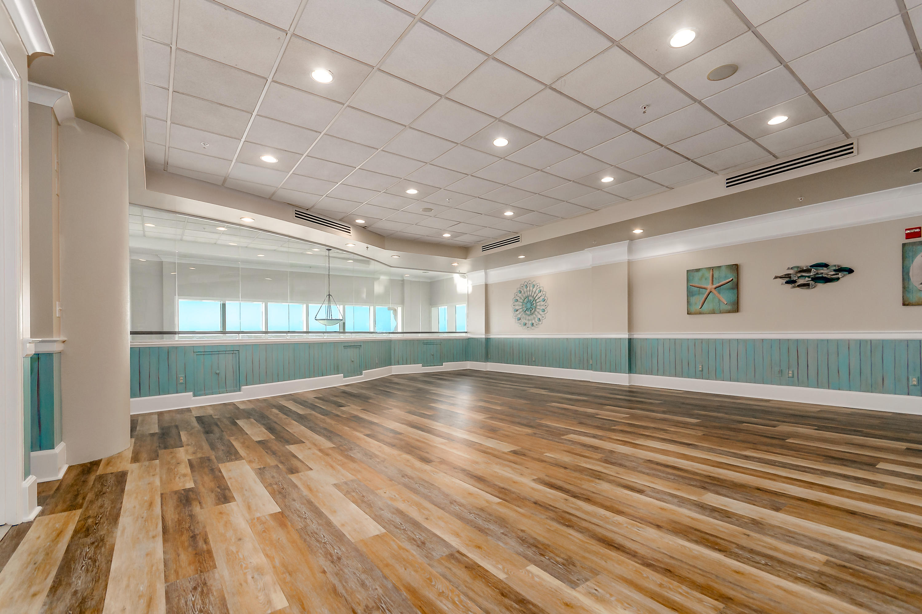 INN AT CRYSTAL BEACH (SUMMERCHASE CONDO) - Residential