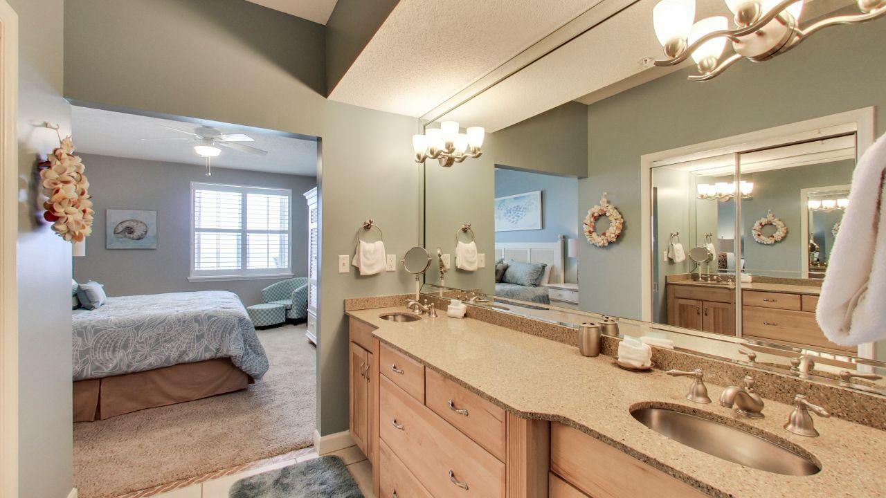 INN AT CRYSTAL BEACH (SUMMERCHASE CONDO) - Residential