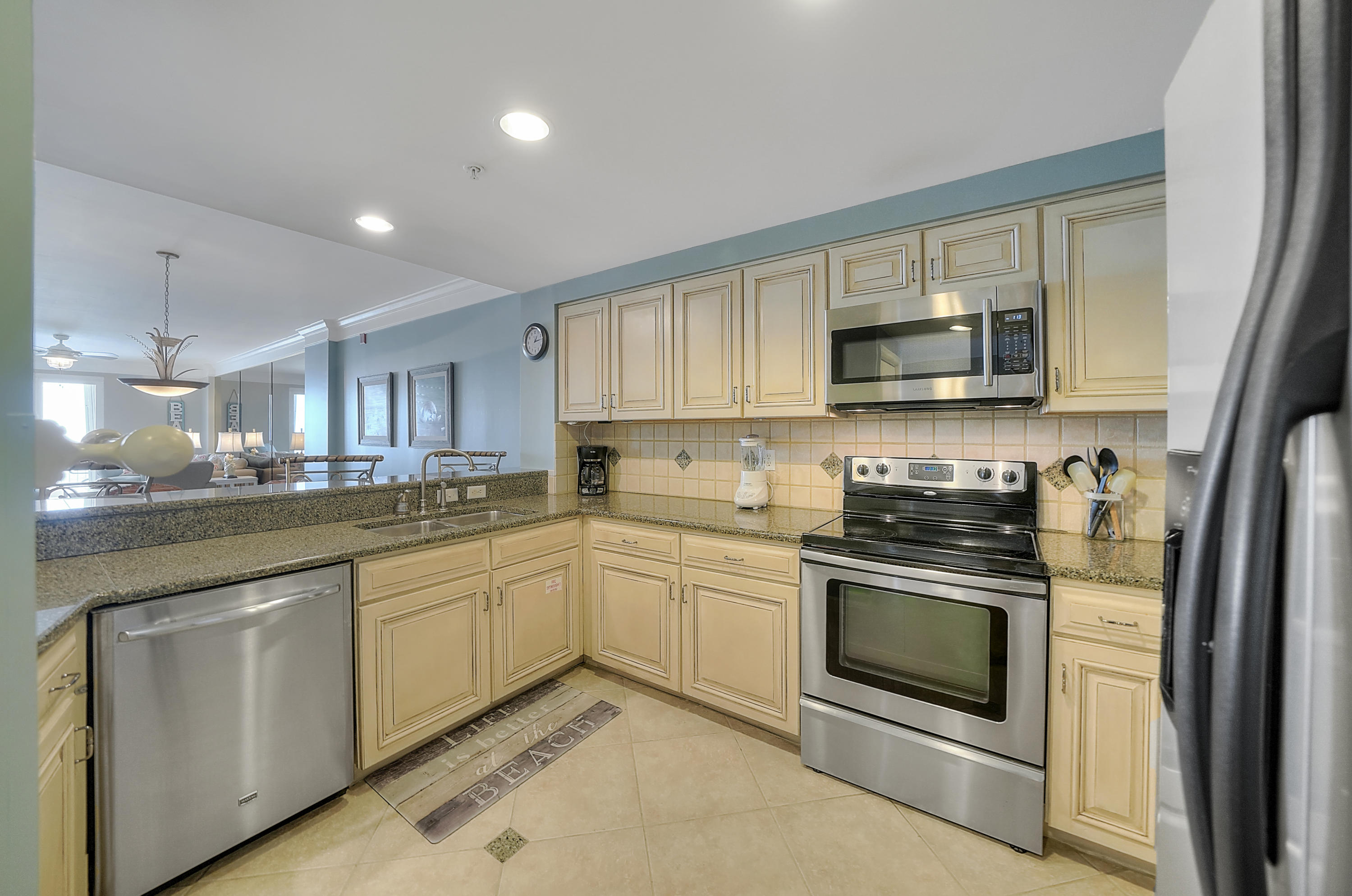 INN AT CRYSTAL BEACH (SUMMERCHASE CONDO) - Residential