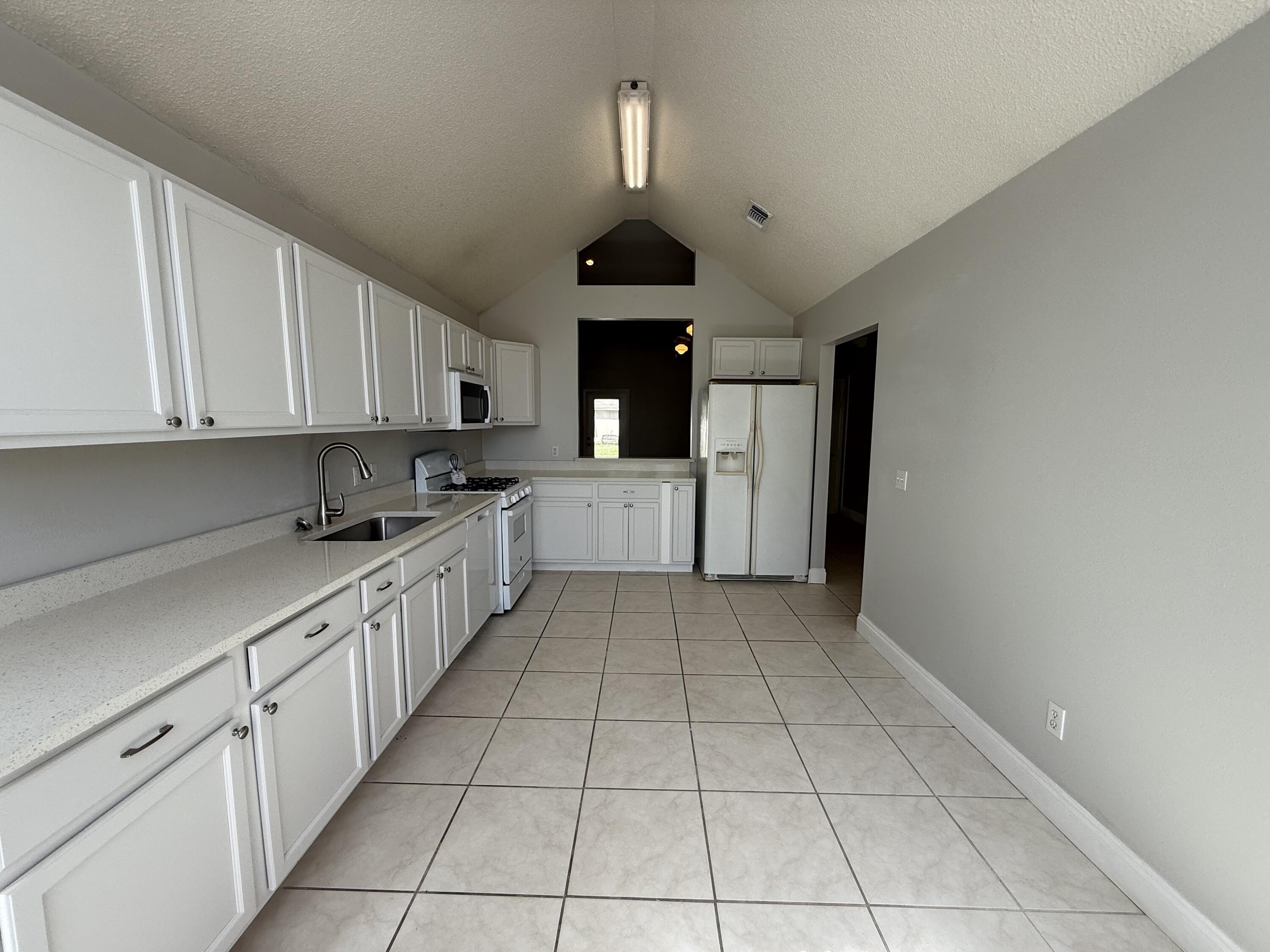 NAVARRE S/D 2ND ADDN - Residential