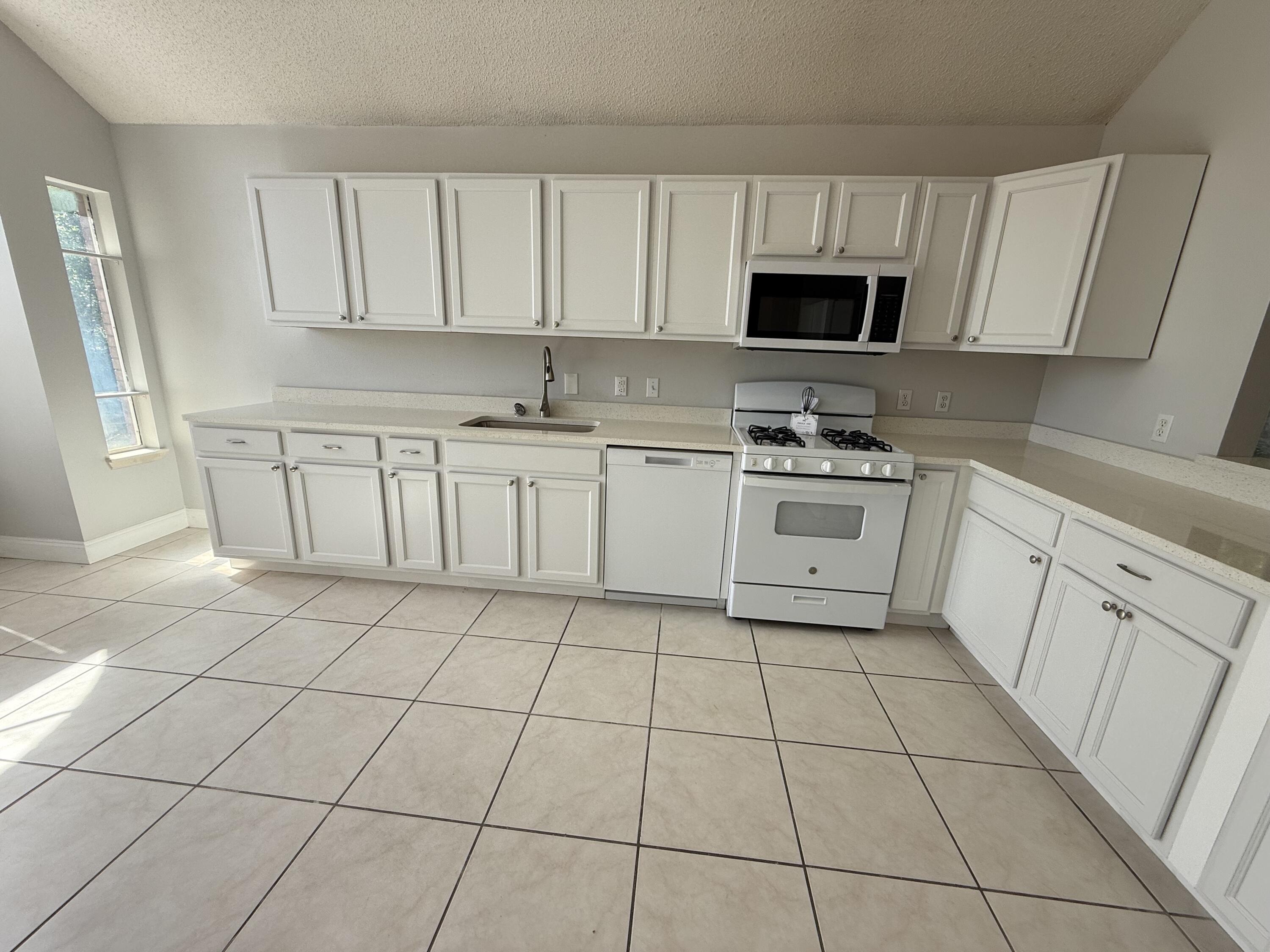 NAVARRE S/D 2ND ADDN - Residential