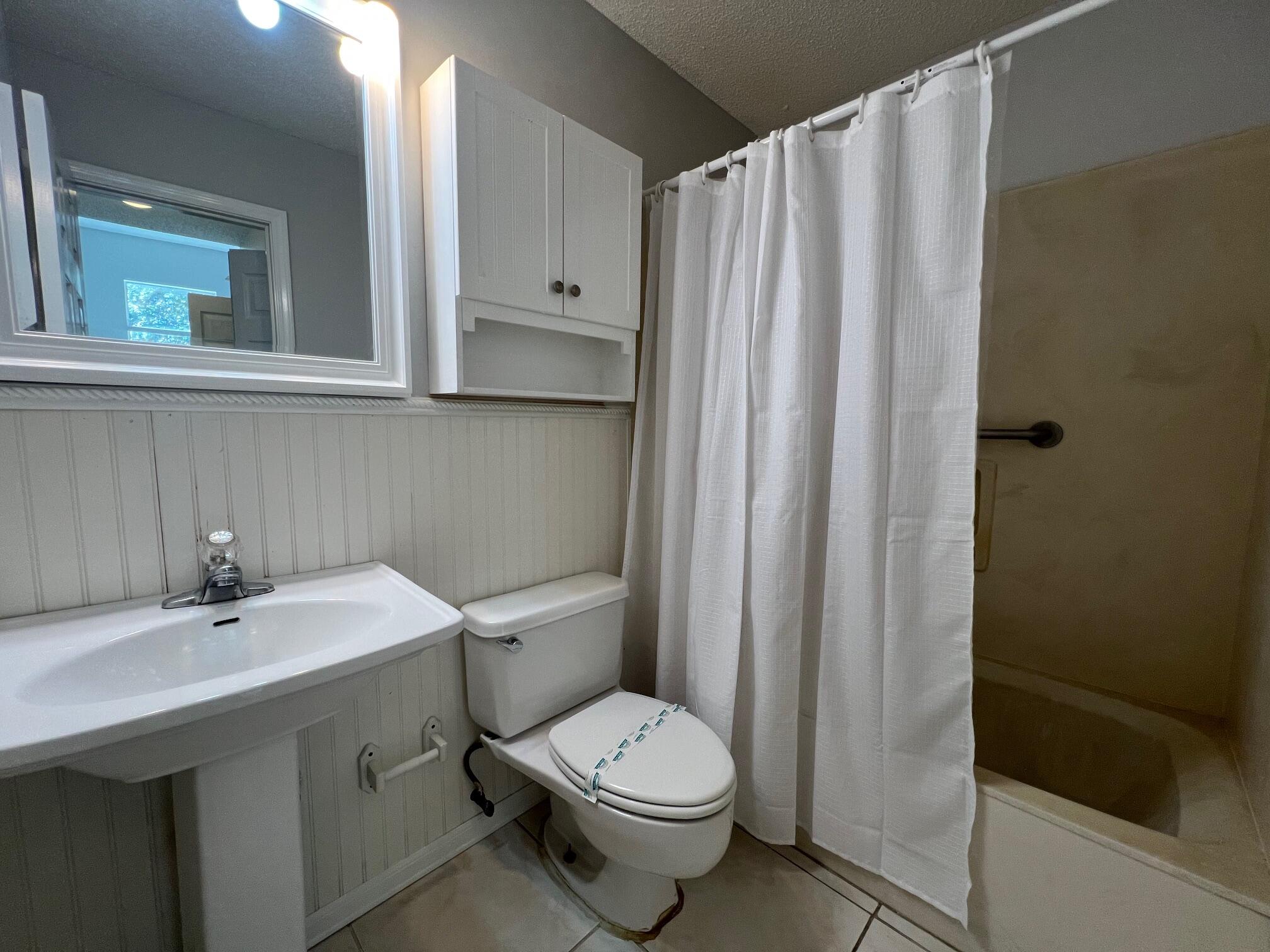 NAVARRE S/D 2ND ADDN - Residential