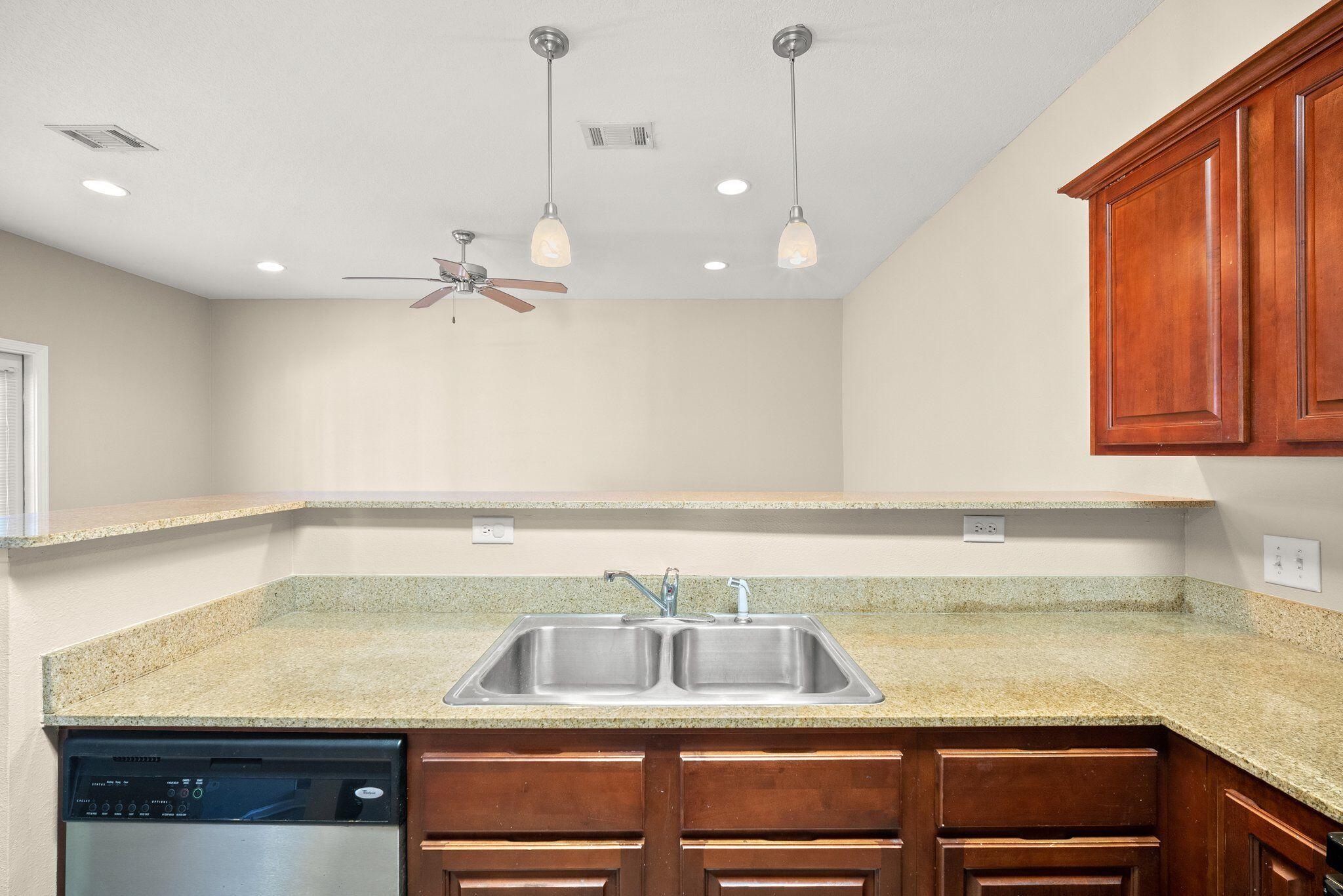 ARBOR LAKE PHASE 1 - Residential Lease