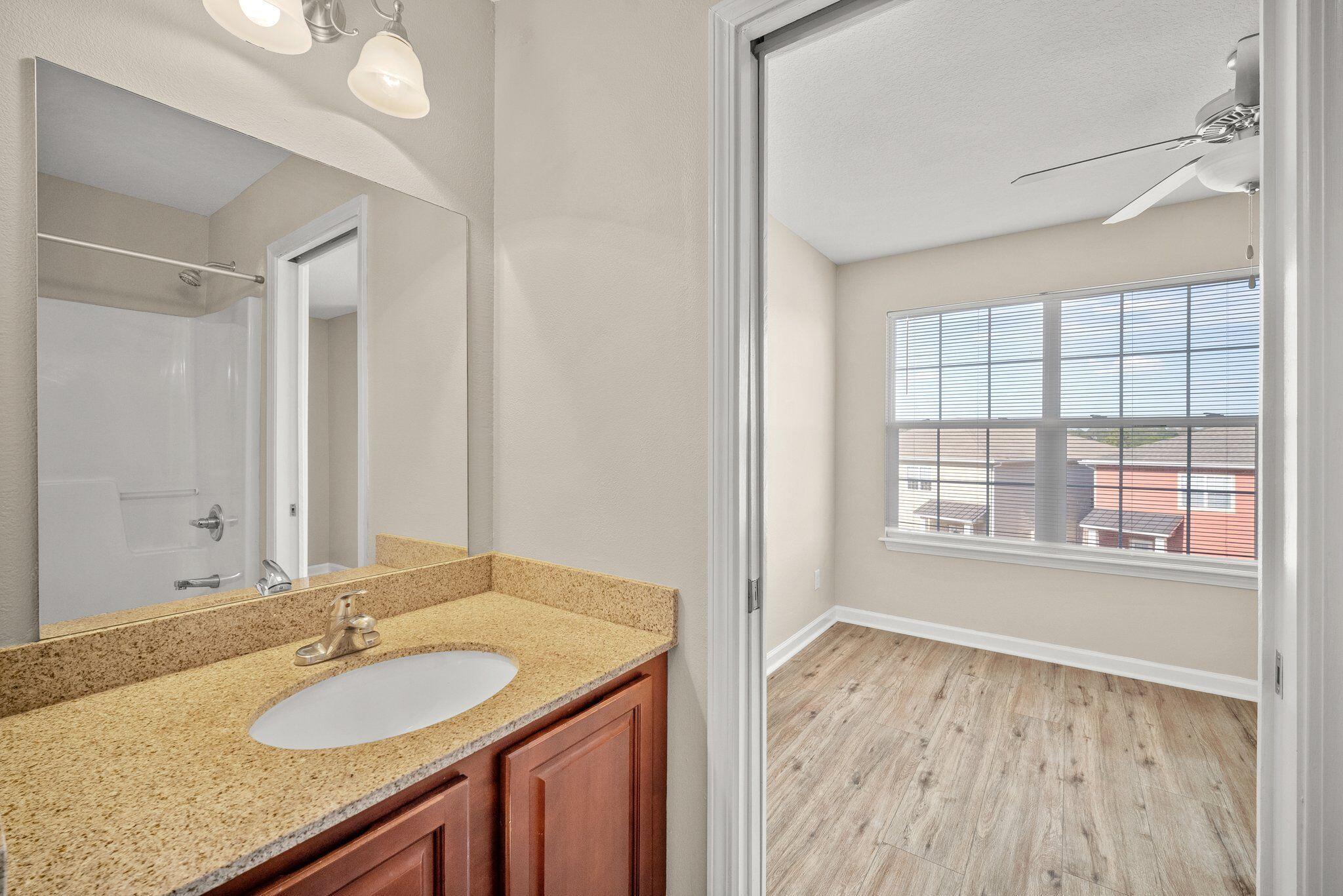 ARBOR LAKE PHASE 1 - Residential Lease