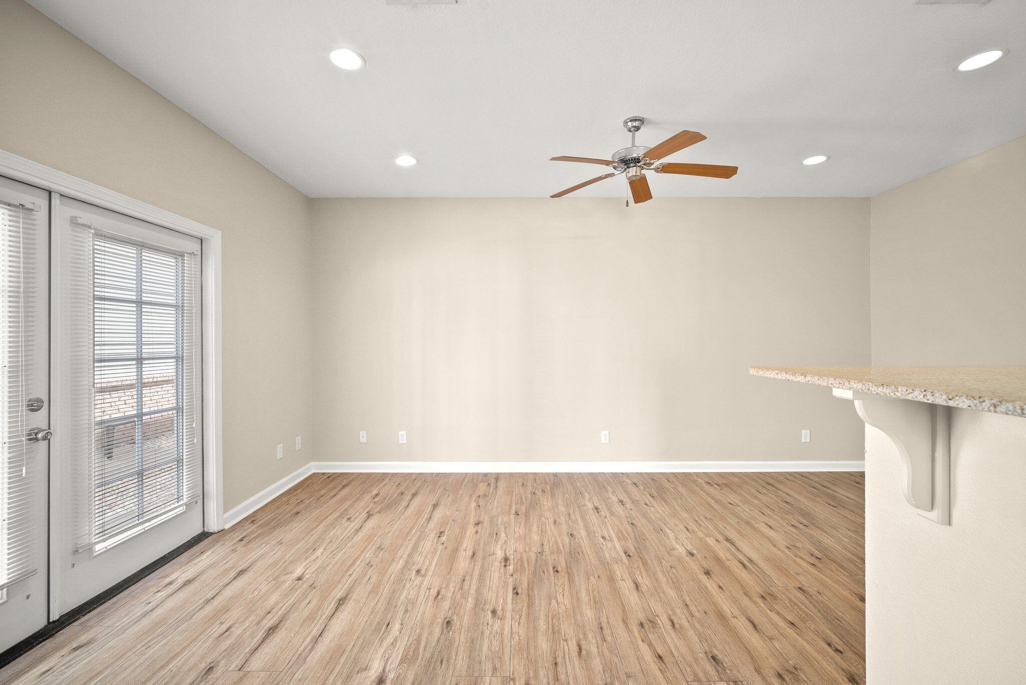 ARBOR LAKE PHASE 1 - Residential Lease