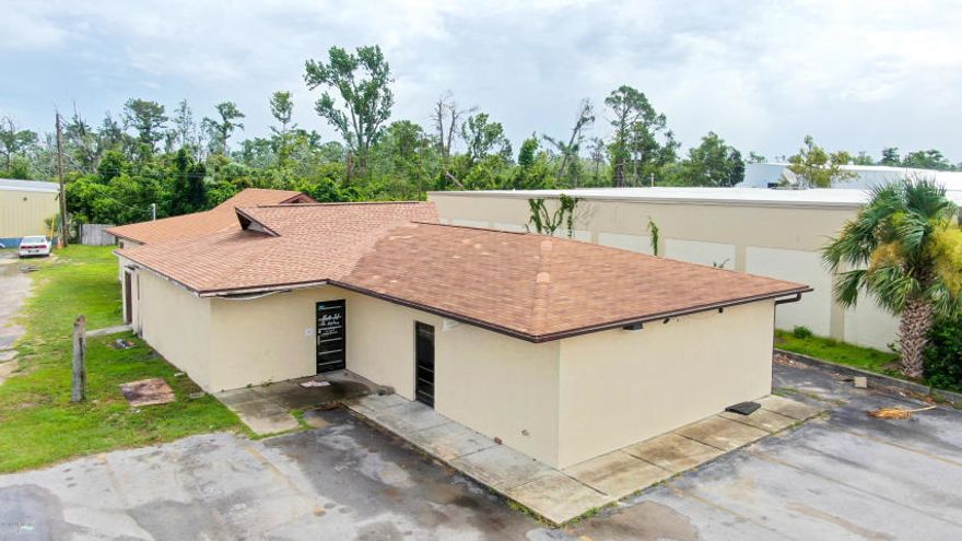 Located on busy Hwy 98/W 15th Street Panama City, FL.