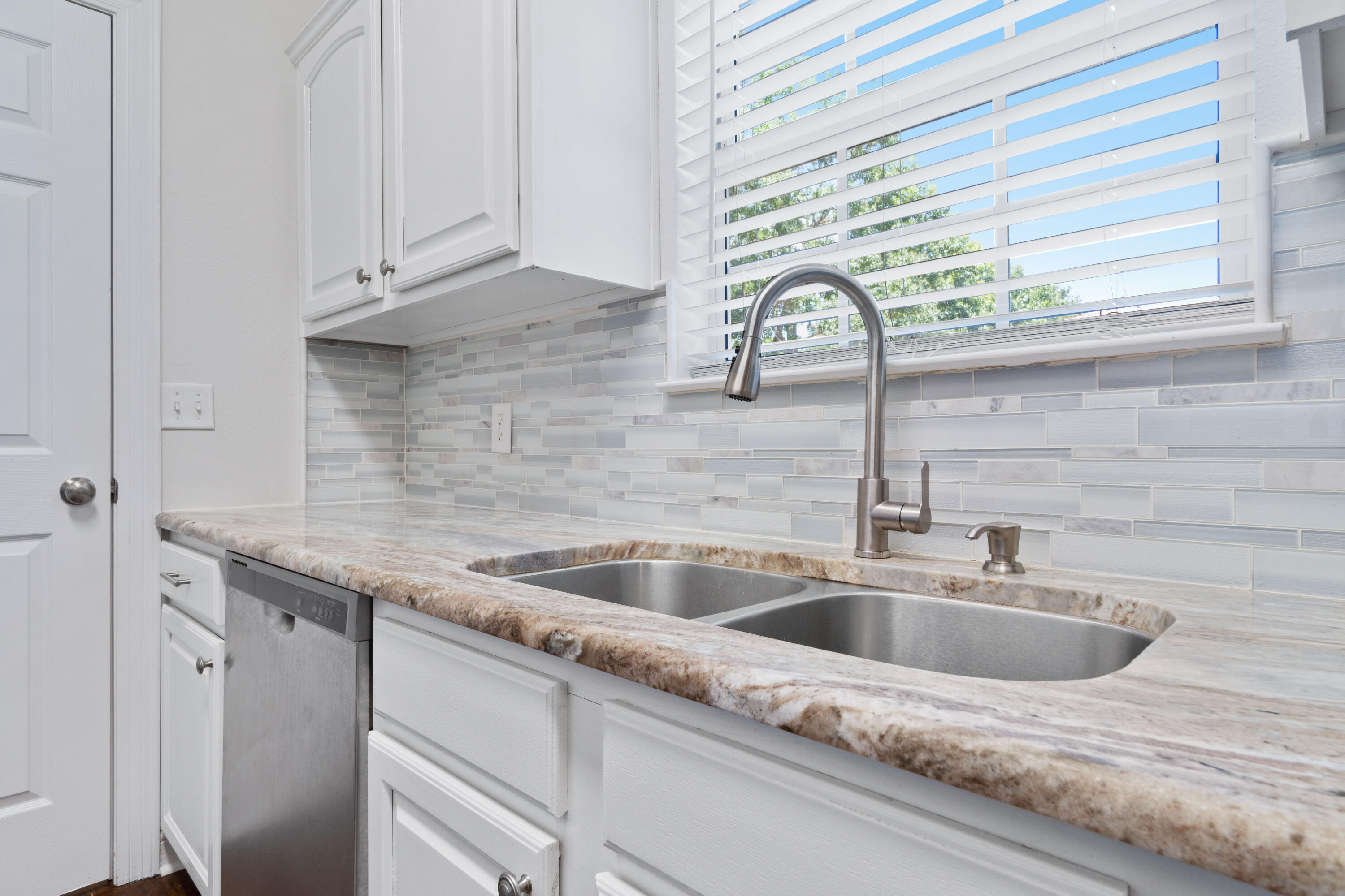 PORT DIXIE LOTS 27 & 28 BLK 61 - Residential