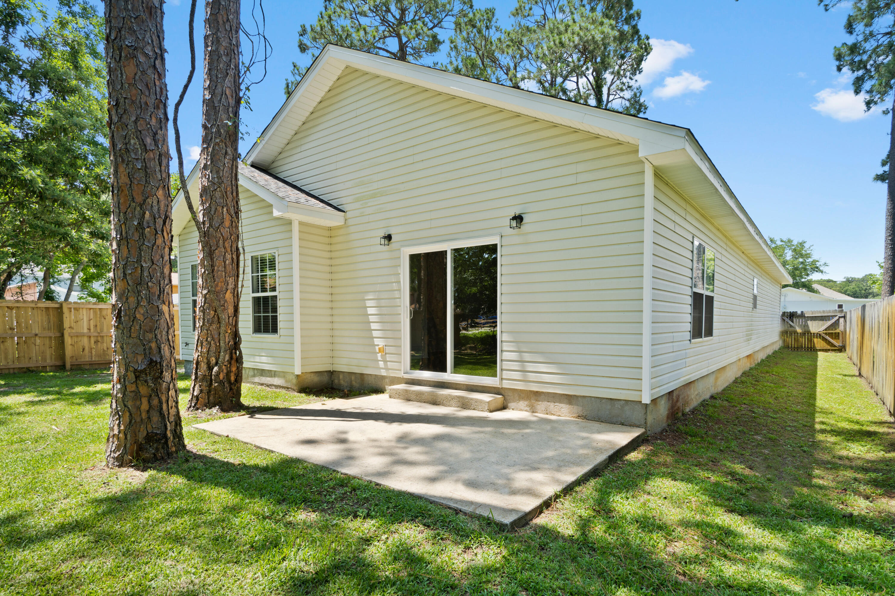 PORT DIXIE LOTS 27 & 28 BLK 61 - Residential