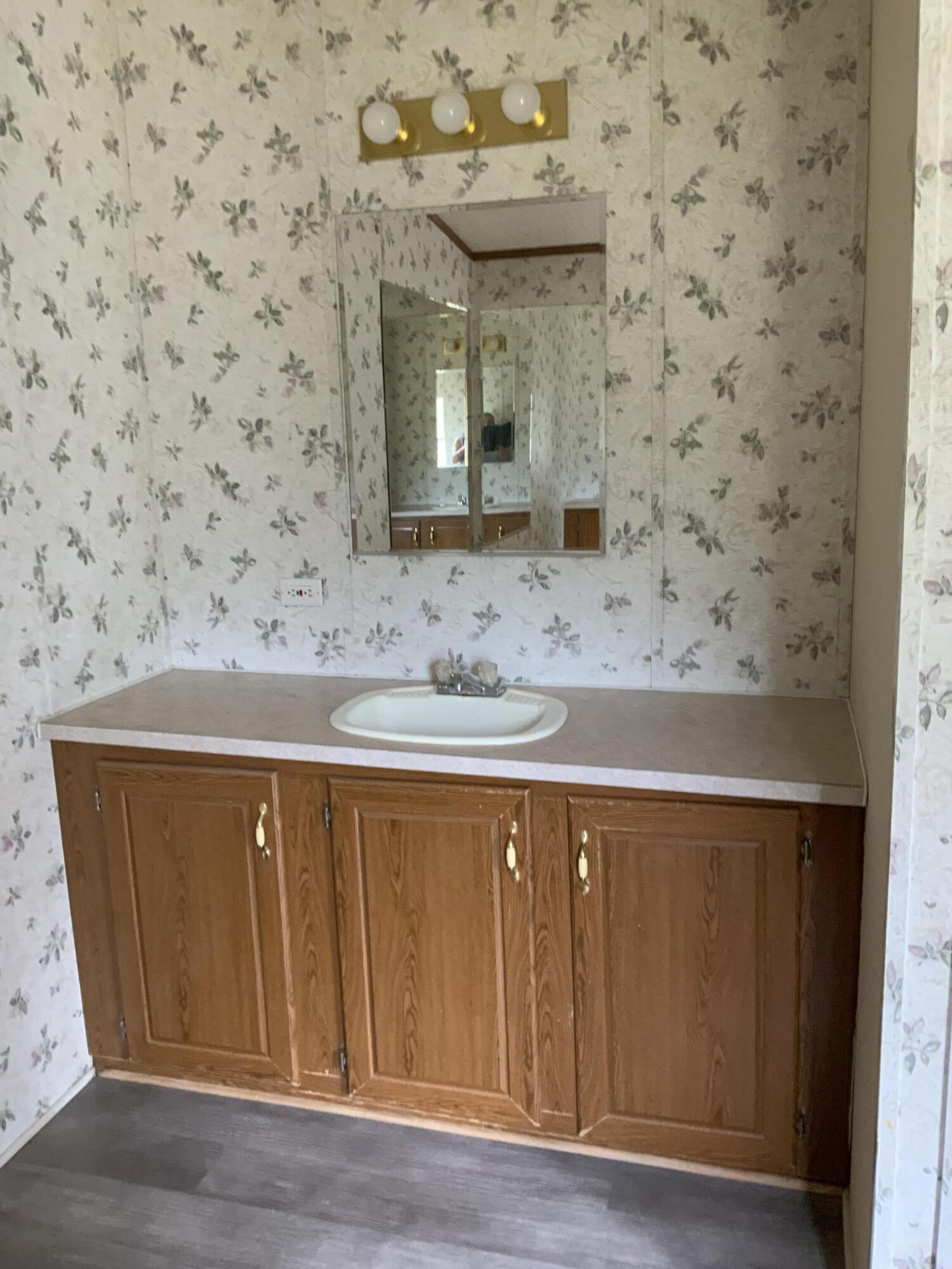 OAKCREST - Residential Lease