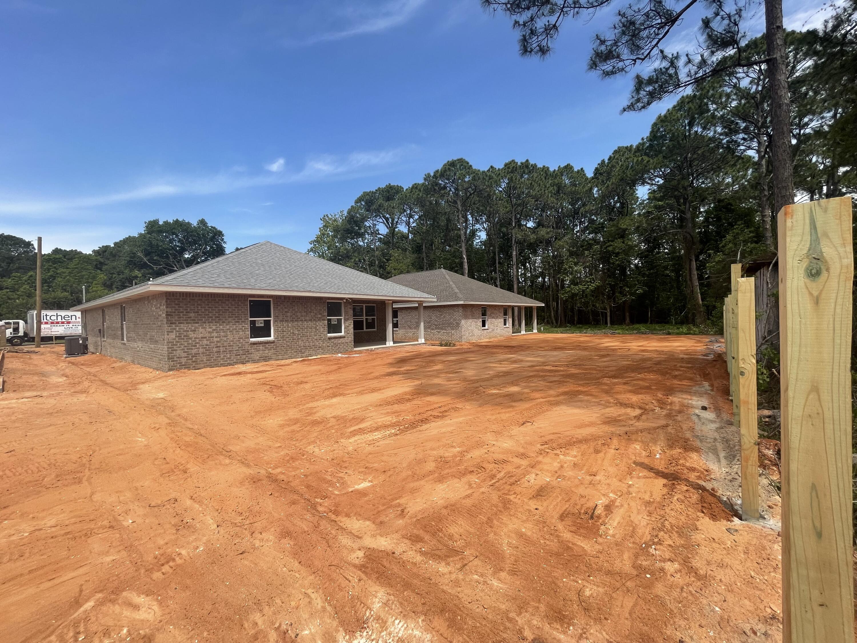 CRESCENT SHORES - Residential