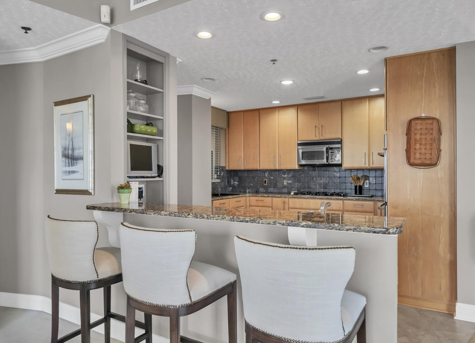 PALM COURT YACHT CLUB - Residential