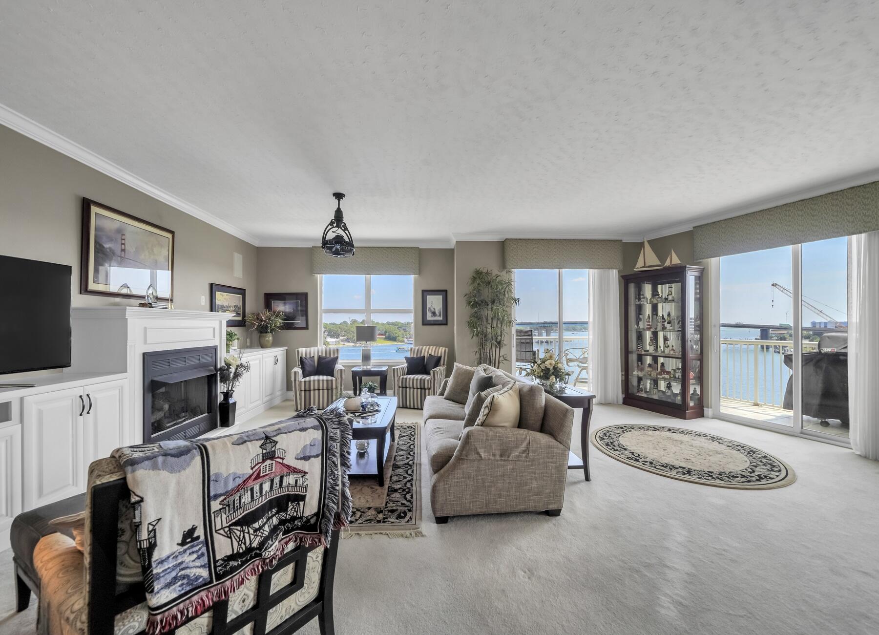 PALM COURT YACHT CLUB - Residential