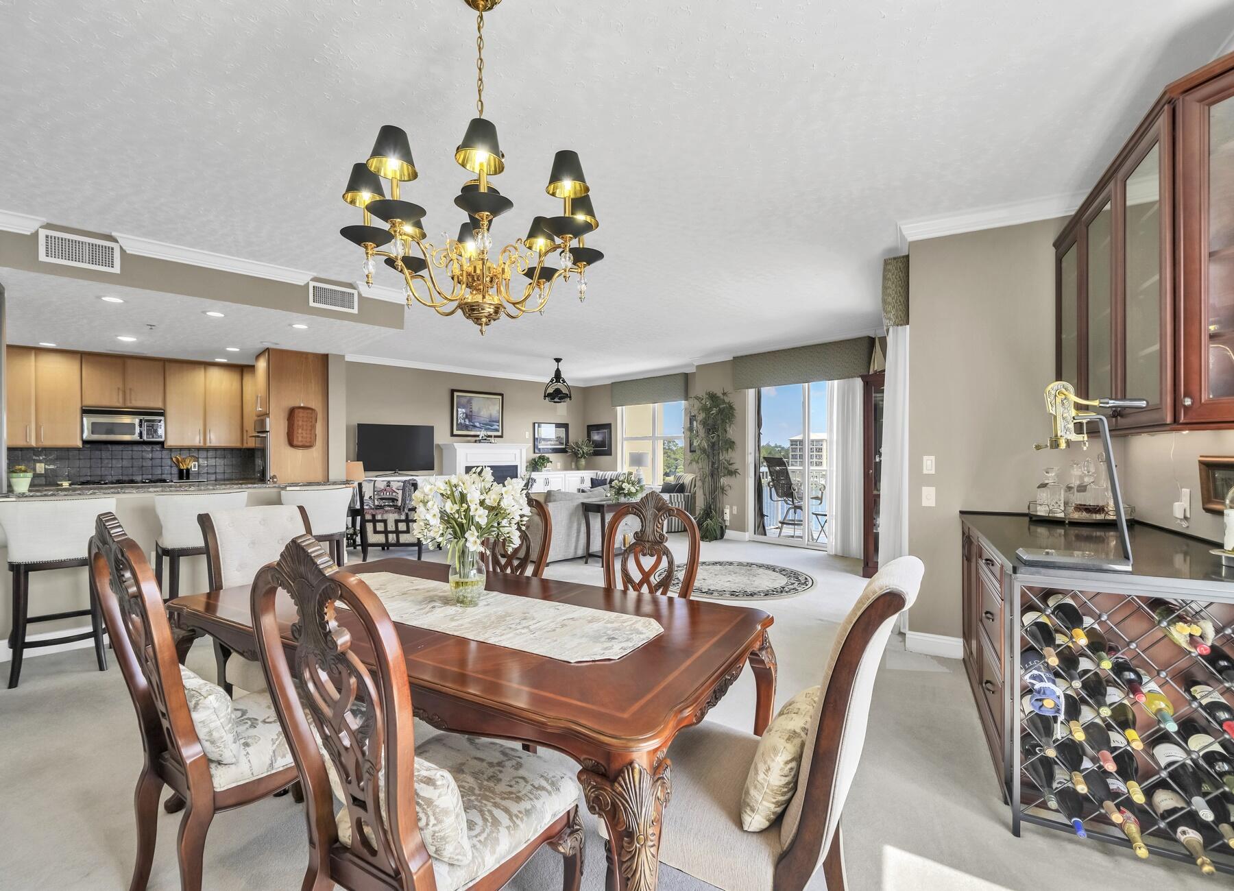 PALM COURT YACHT CLUB - Residential