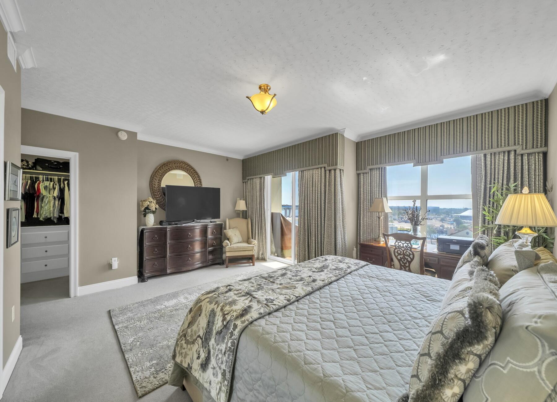 PALM COURT YACHT CLUB - Residential