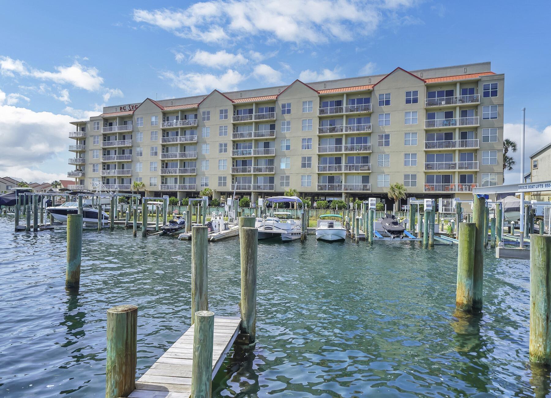 PALM COURT YACHT CLUB - Residential