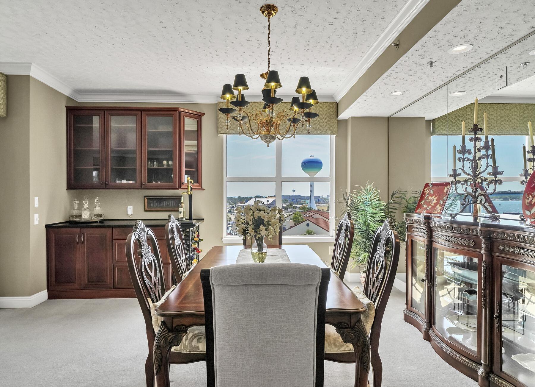 PALM COURT YACHT CLUB - Residential