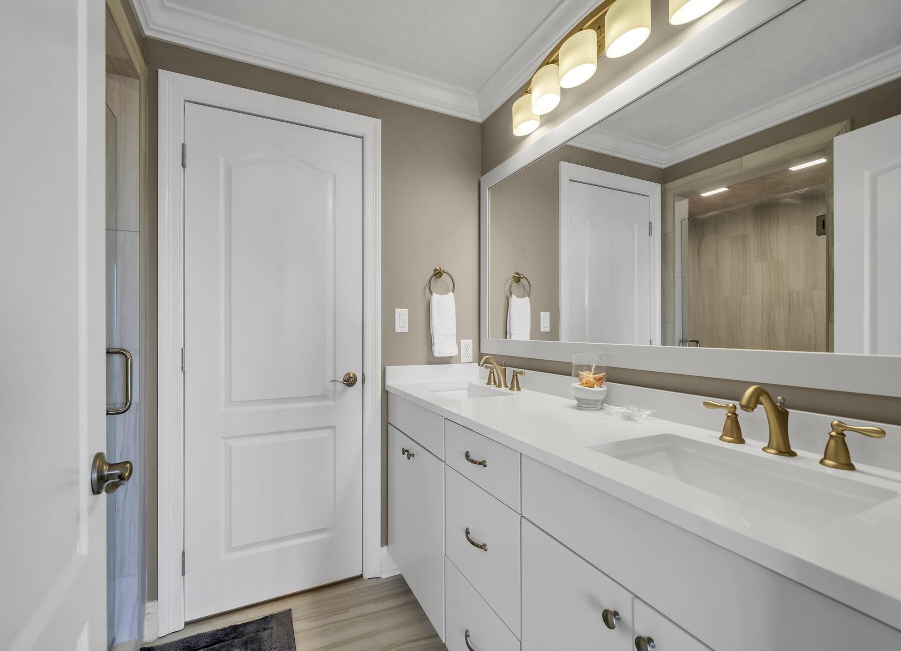 PALM COURT YACHT CLUB - Residential